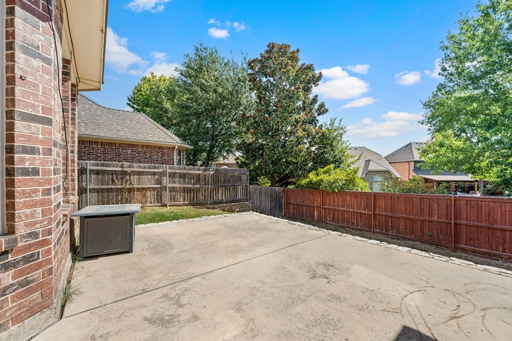 Single Family Residence For Sale in Tarrant County , 611 Goliad Drive, Keller, Texas 76248, 4 Bedroom, 4 Bathroom, 2 Garage spaces, 2,695 Sqft, built in 2003, mls#21355997, Real Estate Agent in Keller, Homes For Sale in Tarrant county, Homes For Sale in Keller, Realtor in Keller Texas, Real Estate Brokerage Independent Realty Texas, Luminita Cordes Realtor