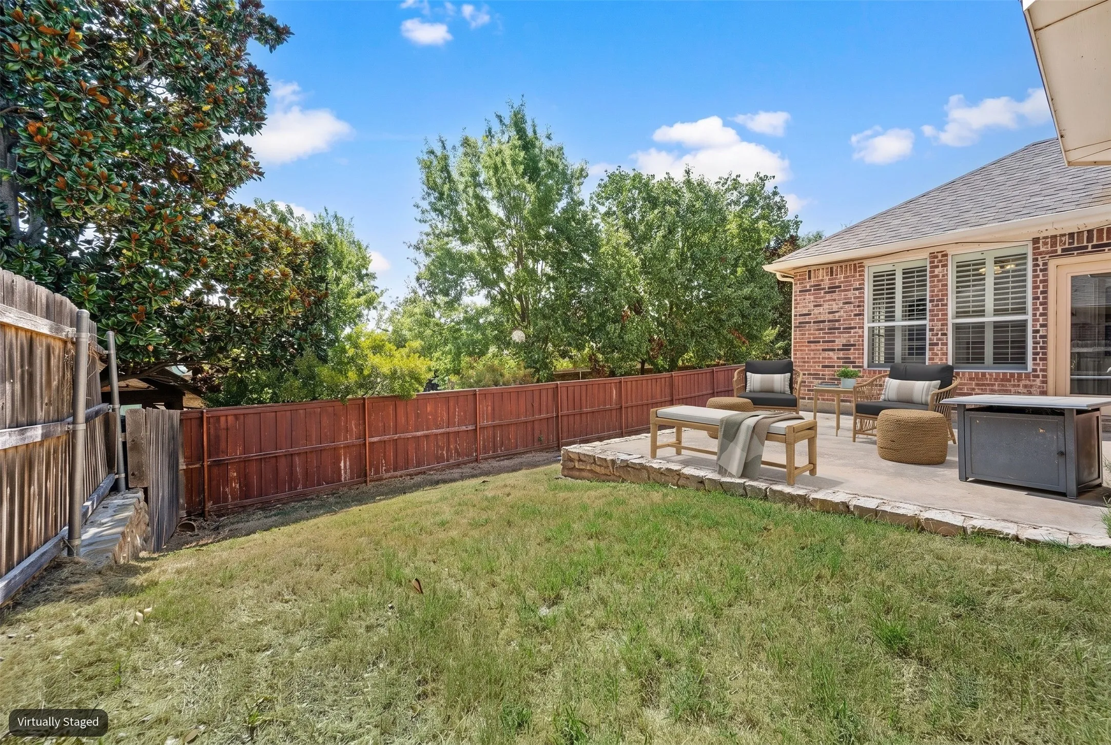 Single Family Residence For Sale in Tarrant County , 611 Goliad Drive, Keller, Texas 76248, 4 Bedroom, 4 Bathroom, 2 Garage spaces, 2,695 Sqft, built in 2003, mls#21355997, Real Estate Agent in Keller, Homes For Sale in Tarrant county, Homes For Sale in Keller, Realtor in Keller Texas, Real Estate Brokerage Independent Realty Texas, Luminita Cordes Realtor