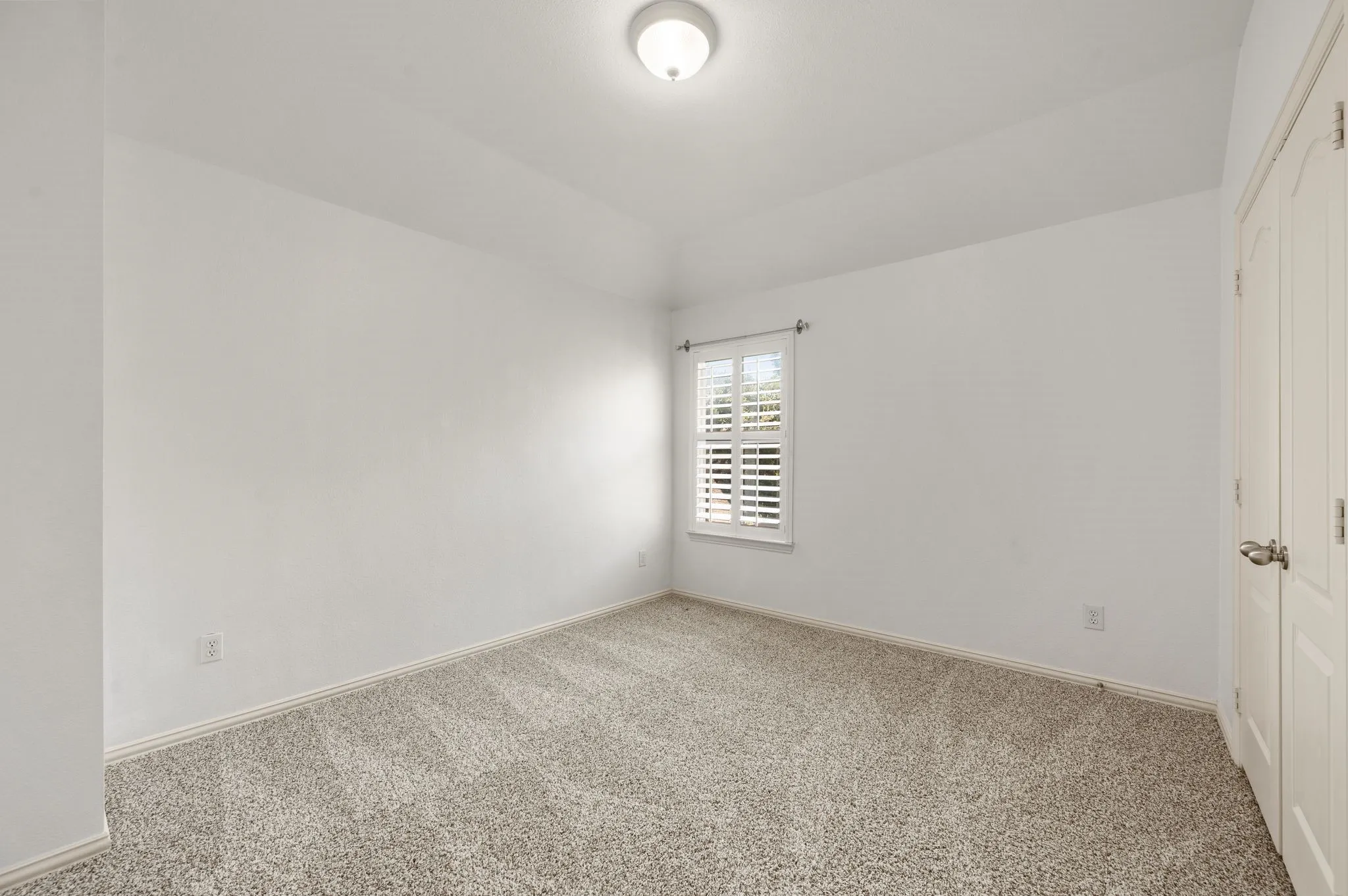 Single Family Residence For Sale in Tarrant County , 611 Goliad Drive, Keller, Texas 76248, 4 Bedroom, 4 Bathroom, 2 Garage spaces, 2,695 Sqft, built in 2003, mls#21355997, Real Estate Agent in Keller, Homes For Sale in Tarrant county, Homes For Sale in Keller, Realtor in Keller Texas, Real Estate Brokerage Independent Realty Texas, Luminita Cordes Realtor