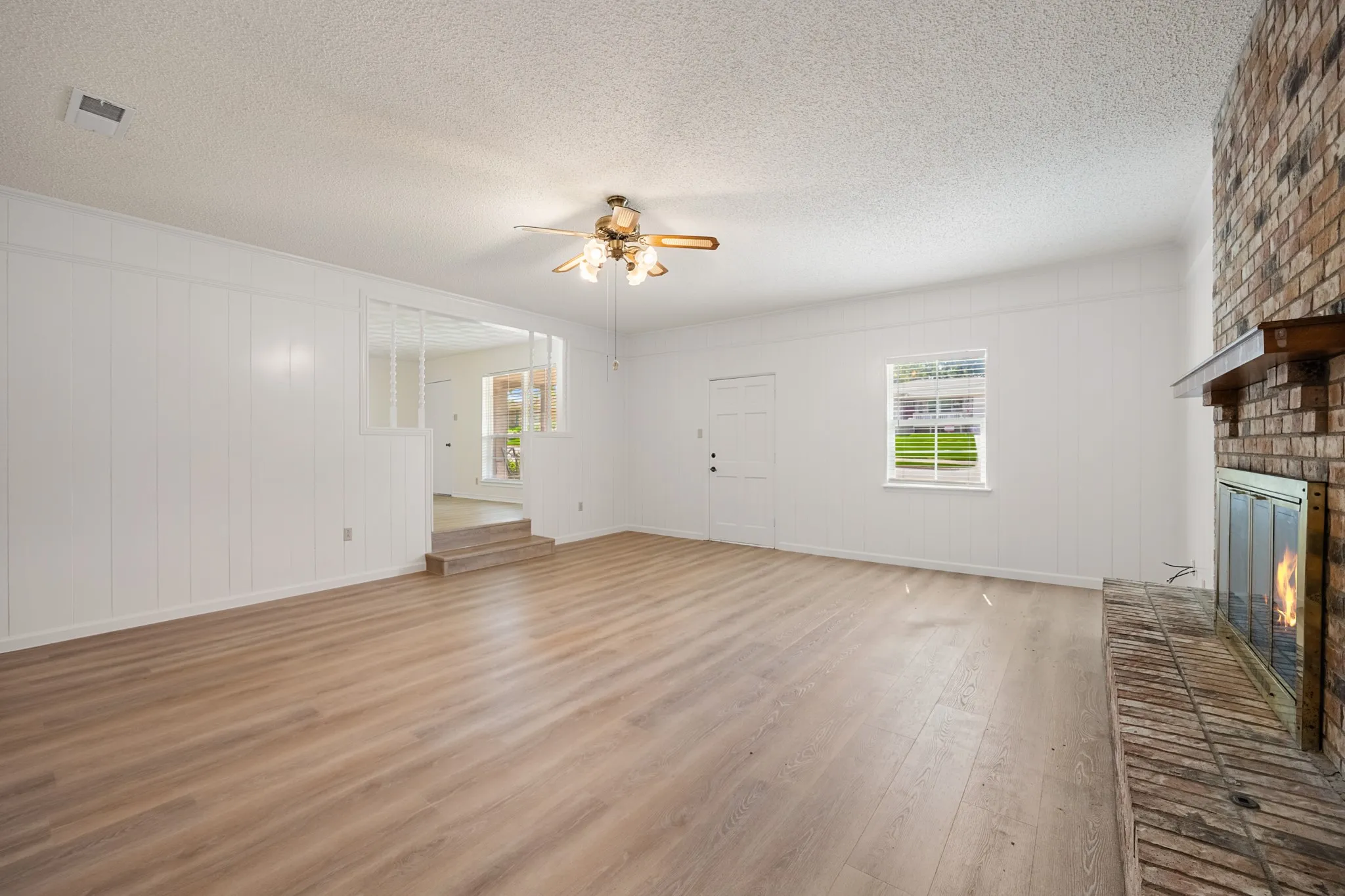 Single Family Residence For Rent in Rockwall County , 808 Jackson Street, Rockwall, Texas 75087, 3 Bedroom, 2 Bathroom, Garage spaces, 1,468 Sqft, built in 1971, mls#21358984, Real Estate Agent in Rockwall, Homes For Rent in Rockwall county, Homes For Rent in Rockwall, Realtor in Rockwall Texas, Real Estate Brokerage Independent Realty Texas, Luminita Cordes Realtor