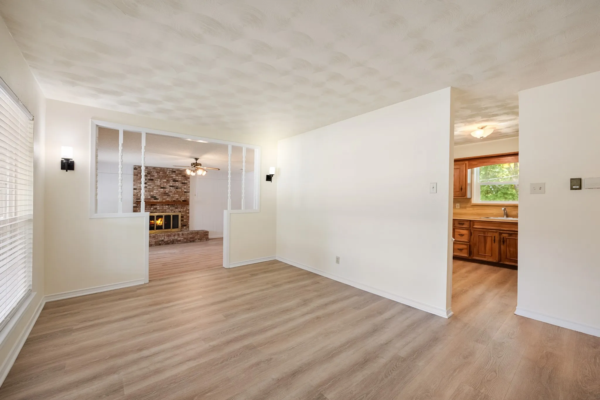 Single Family Residence For Rent in Rockwall County , 808 Jackson Street, Rockwall, Texas 75087, 3 Bedroom, 2 Bathroom, Garage spaces, 1,468 Sqft, built in 1971, mls#21358984, Real Estate Agent in Rockwall, Homes For Rent in Rockwall county, Homes For Rent in Rockwall, Realtor in Rockwall Texas, Real Estate Brokerage Independent Realty Texas, Luminita Cordes Realtor