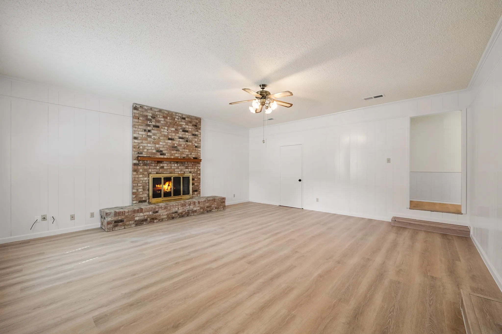Single Family Residence For Rent in Rockwall County , 808 Jackson Street, Rockwall, Texas 75087, 3 Bedroom, 2 Bathroom, Garage spaces, 1,468 Sqft, built in 1971, mls#21358984, Real Estate Agent in Rockwall, Homes For Rent in Rockwall county, Homes For Rent in Rockwall, Realtor in Rockwall Texas, Real Estate Brokerage Independent Realty Texas, Luminita Cordes Realtor