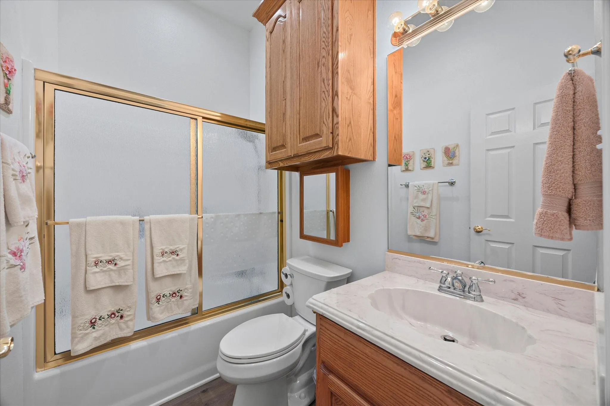 Single Family Residence For Sale in Rains County , 351 Rs County Road 3378, Emory, Texas 75440, 4 Bedroom, 3 Bathroom, 3 Garage spaces, 4,356 Sqft, built in 2006, mls#21359428, Real Estate Agent in Emory, Homes For Sale in Rains county, Homes For Sale in Emory, Realtor in Emory Texas, Real Estate Brokerage Independent Realty Texas, Luminita Cordes Realtor