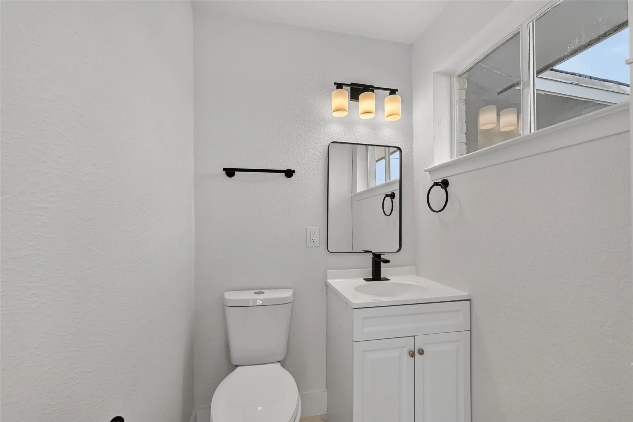 Single Family Residence For Sale in Dallas County , 1037 W Grubb Drive, Mesquite, Texas 75149, 3 Bedroom, 2 Bathroom, 1 Garage spaces, 1,080 Sqft, built in 1963, mls#21359494, Real Estate Agent in Mesquite, Homes For Sale in Dallas county, Homes For Sale in Mesquite, Realtor in Mesquite Texas, Real Estate Brokerage Independent Realty Texas, Luminita Cordes Realtor