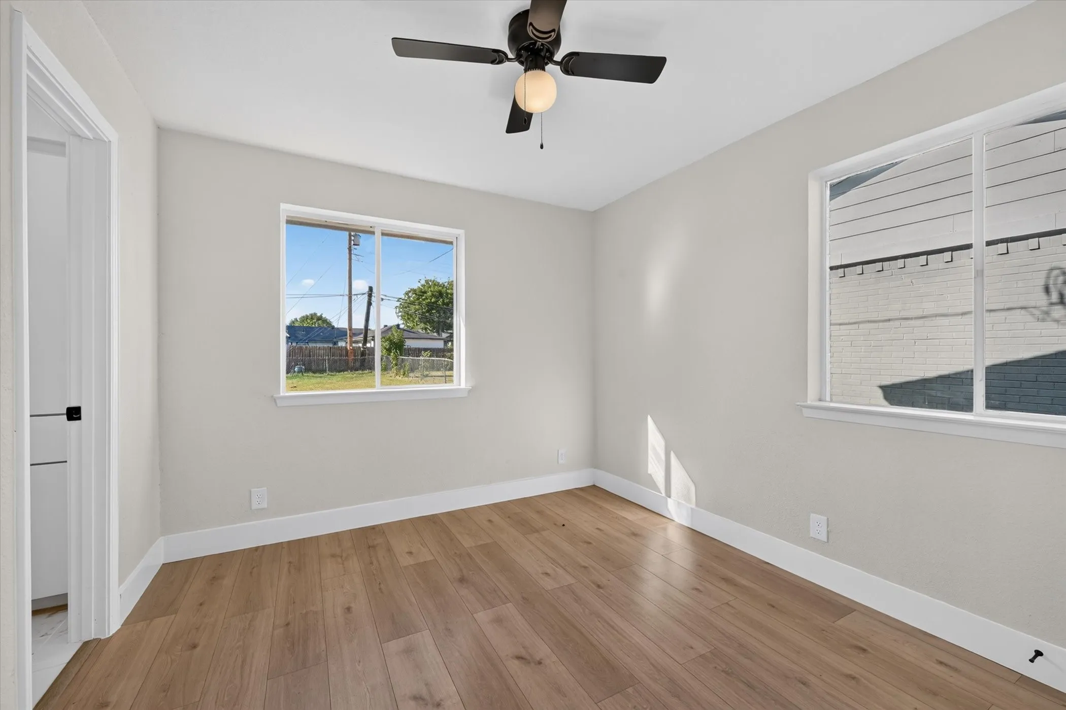 Single Family Residence For Sale in Dallas County , 1037 W Grubb Drive, Mesquite, Texas 75149, 3 Bedroom, 2 Bathroom, 1 Garage spaces, 1,080 Sqft, built in 1963, mls#21359494, Real Estate Agent in Mesquite, Homes For Sale in Dallas county, Homes For Sale in Mesquite, Realtor in Mesquite Texas, Real Estate Brokerage Independent Realty Texas, Luminita Cordes Realtor