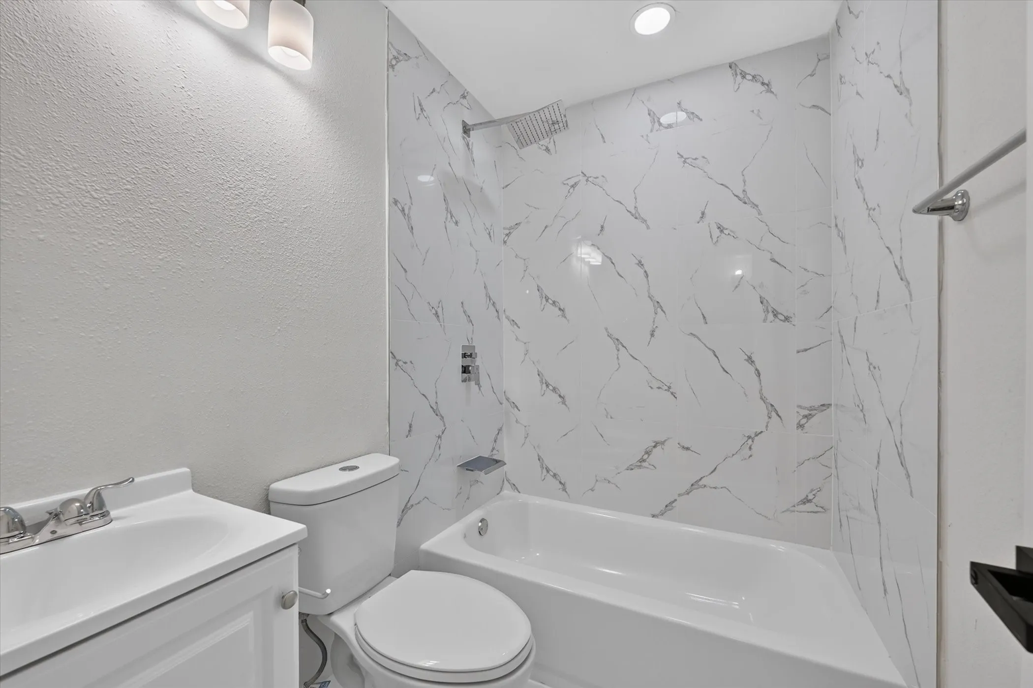 Single Family Residence For Sale in Dallas County , 1037 W Grubb Drive, Mesquite, Texas 75149, 3 Bedroom, 2 Bathroom, 1 Garage spaces, 1,080 Sqft, built in 1963, mls#21359494, Real Estate Agent in Mesquite, Homes For Sale in Dallas county, Homes For Sale in Mesquite, Realtor in Mesquite Texas, Real Estate Brokerage Independent Realty Texas, Luminita Cordes Realtor