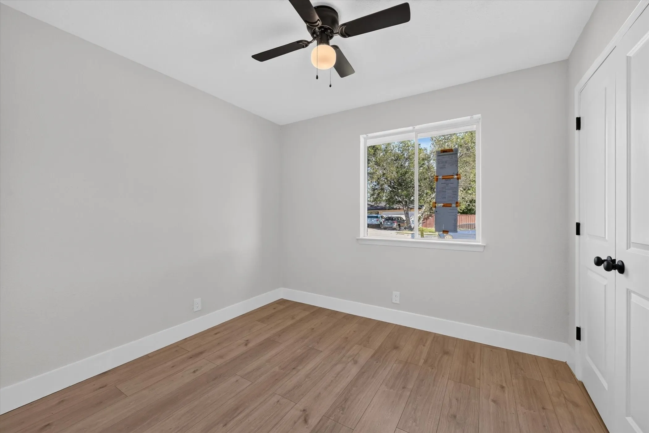 Single Family Residence For Sale in Dallas County , 1037 W Grubb Drive, Mesquite, Texas 75149, 3 Bedroom, 2 Bathroom, 1 Garage spaces, 1,080 Sqft, built in 1963, mls#21359494, Real Estate Agent in Mesquite, Homes For Sale in Dallas county, Homes For Sale in Mesquite, Realtor in Mesquite Texas, Real Estate Brokerage Independent Realty Texas, Luminita Cordes Realtor