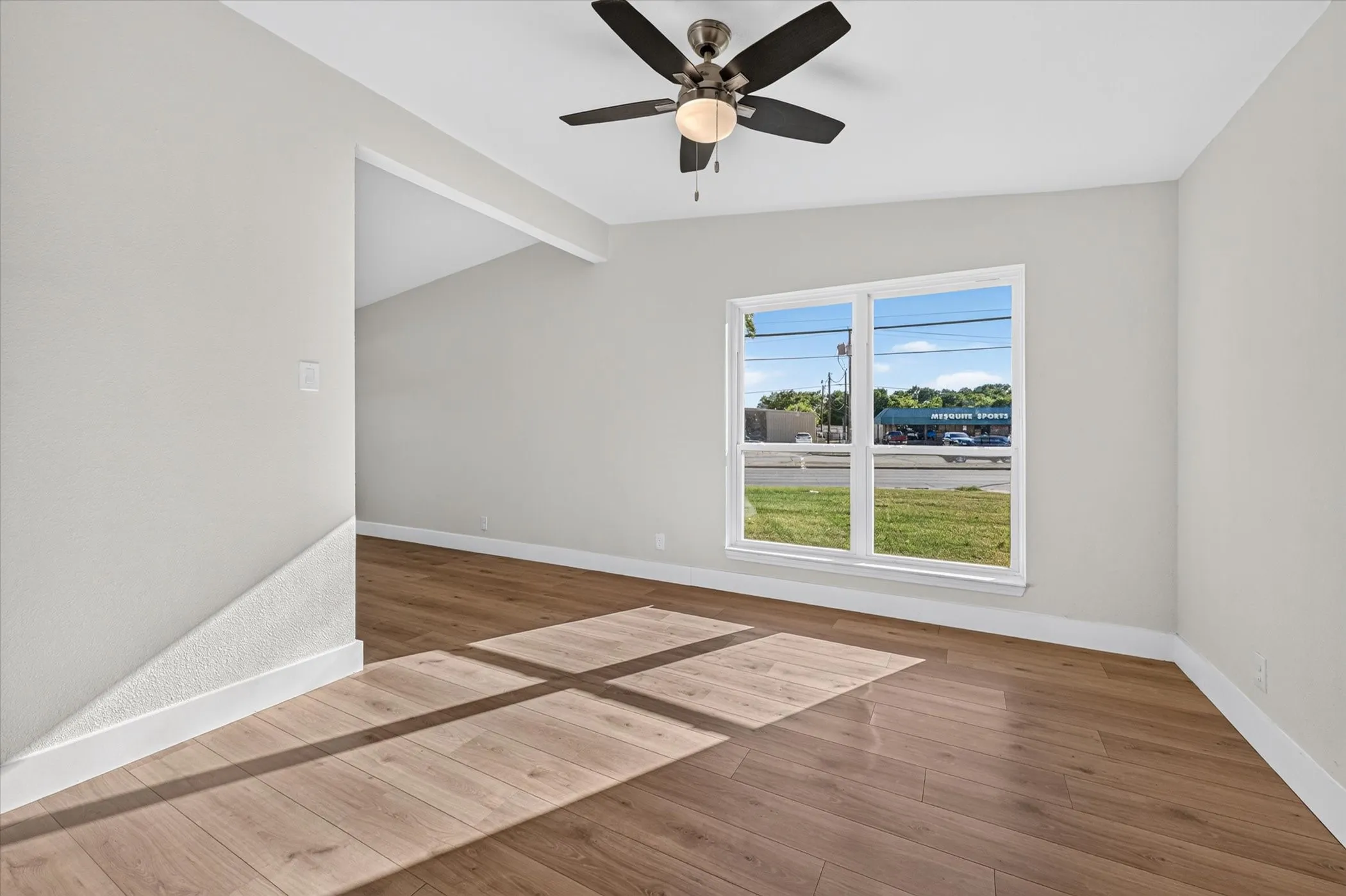 Single Family Residence For Sale in Dallas County , 1037 W Grubb Drive, Mesquite, Texas 75149, 3 Bedroom, 2 Bathroom, 1 Garage spaces, 1,080 Sqft, built in 1963, mls#21359494, Real Estate Agent in Mesquite, Homes For Sale in Dallas county, Homes For Sale in Mesquite, Realtor in Mesquite Texas, Real Estate Brokerage Independent Realty Texas, Luminita Cordes Realtor