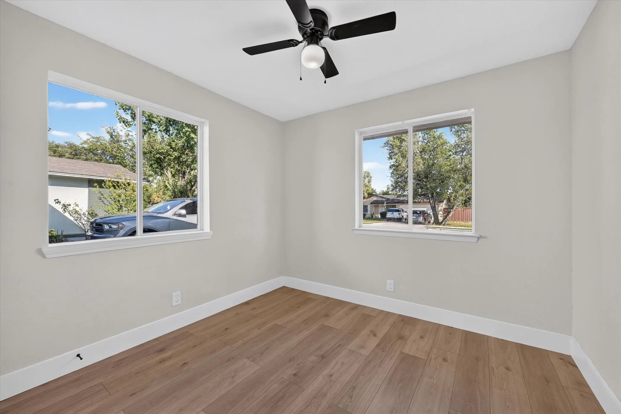 Single Family Residence For Sale in Dallas County , 1037 W Grubb Drive, Mesquite, Texas 75149, 3 Bedroom, 2 Bathroom, 1 Garage spaces, 1,080 Sqft, built in 1963, mls#21359494, Real Estate Agent in Mesquite, Homes For Sale in Dallas county, Homes For Sale in Mesquite, Realtor in Mesquite Texas, Real Estate Brokerage Independent Realty Texas, Luminita Cordes Realtor