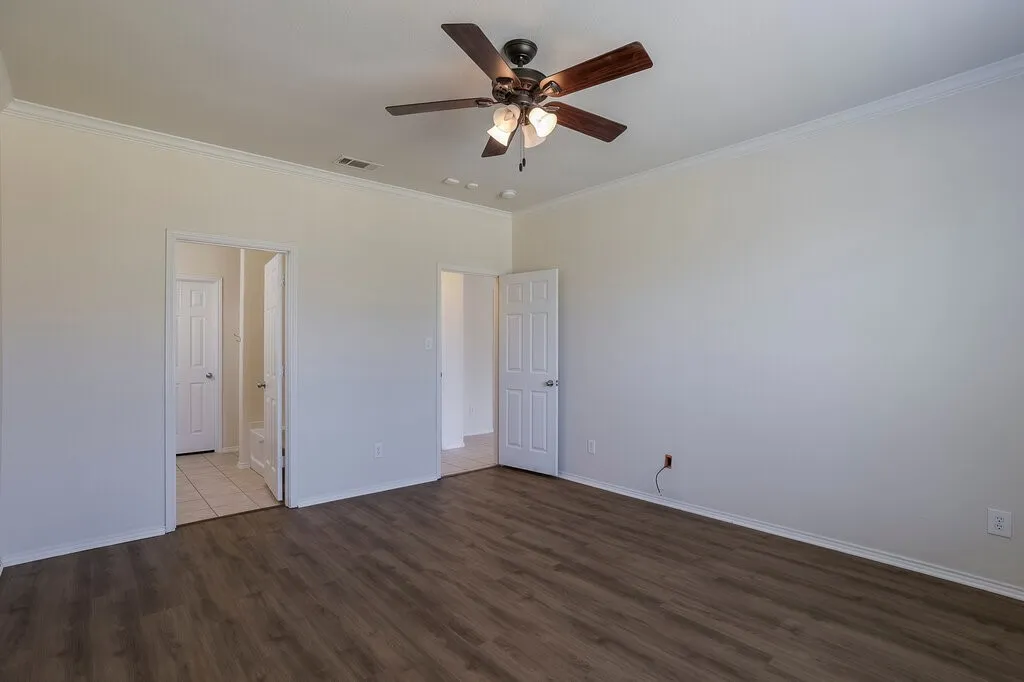 Single Family Residence For Sale in Tarrant County , 807 Bastrop Drive, Arlington, Texas 76002, 3 Bedroom, 2 Bathroom, 2 Garage spaces, 1,661 Sqft, built in 2012, mls#21358916, Real Estate Agent in Arlington, Homes For Sale in Tarrant county, Homes For Sale in Arlington, Realtor in Arlington Texas, Real Estate Brokerage Independent Realty Texas, Luminita Cordes Realtor