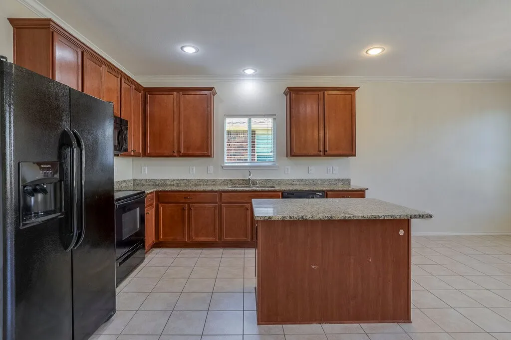 Single Family Residence For Sale in Tarrant County , 807 Bastrop Drive, Arlington, Texas 76002, 3 Bedroom, 2 Bathroom, 2 Garage spaces, 1,661 Sqft, built in 2012, mls#21358916, Real Estate Agent in Arlington, Homes For Sale in Tarrant county, Homes For Sale in Arlington, Realtor in Arlington Texas, Real Estate Brokerage Independent Realty Texas, Luminita Cordes Realtor