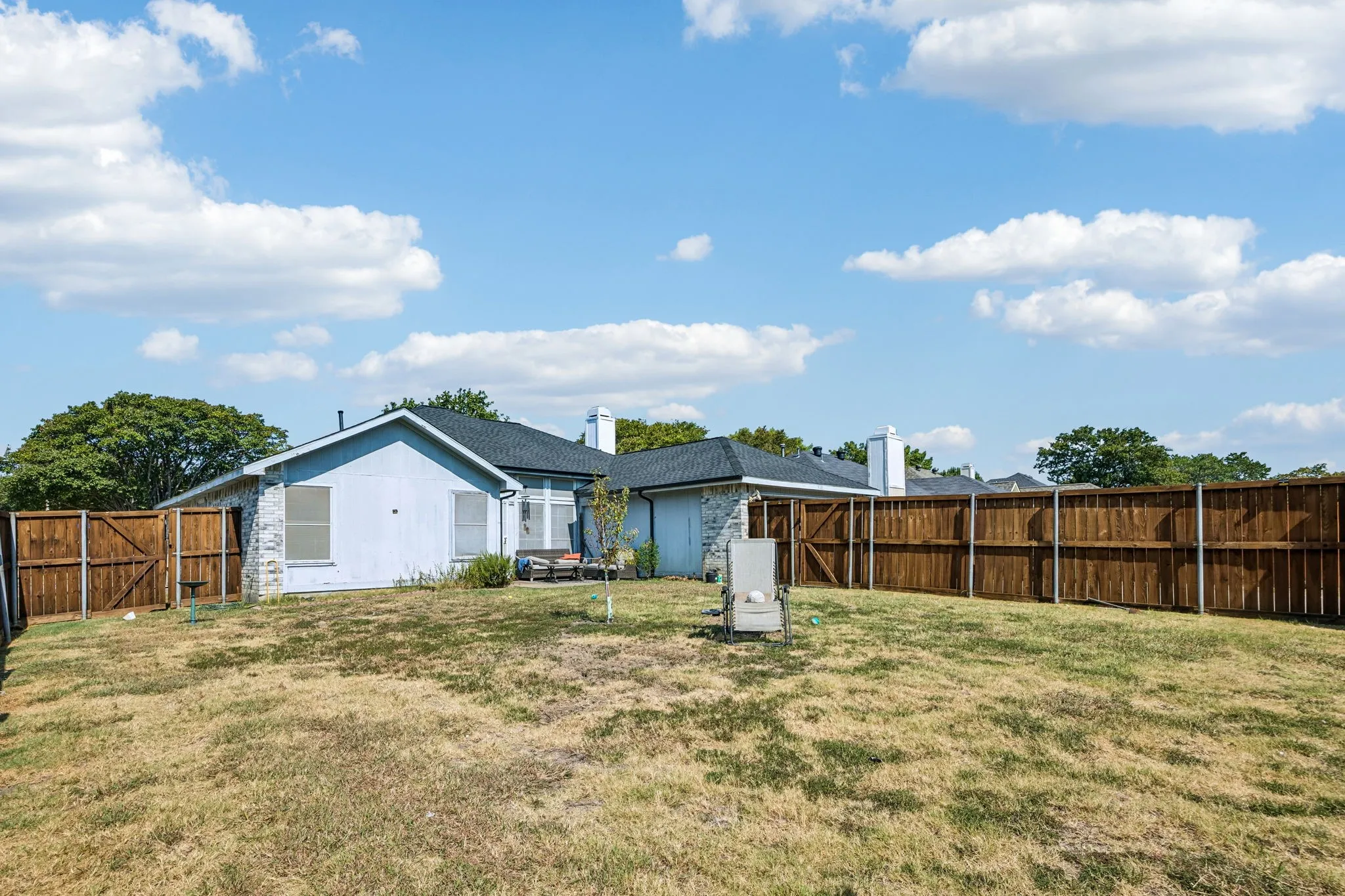 Single Family Residence For Sale in Denton County , 7100 Longo Drive, The Colony, Texas 75056, 3 Bedroom, 2 Bathroom, 2 Garage spaces, 1,667 Sqft, built in 1990, mls#21358525, Real Estate Agent in The Colony, Homes For Sale in Denton county, Homes For Sale in The Colony, Realtor in The Colony Texas, Real Estate Brokerage Independent Realty Texas, Luminita Cordes Realtor