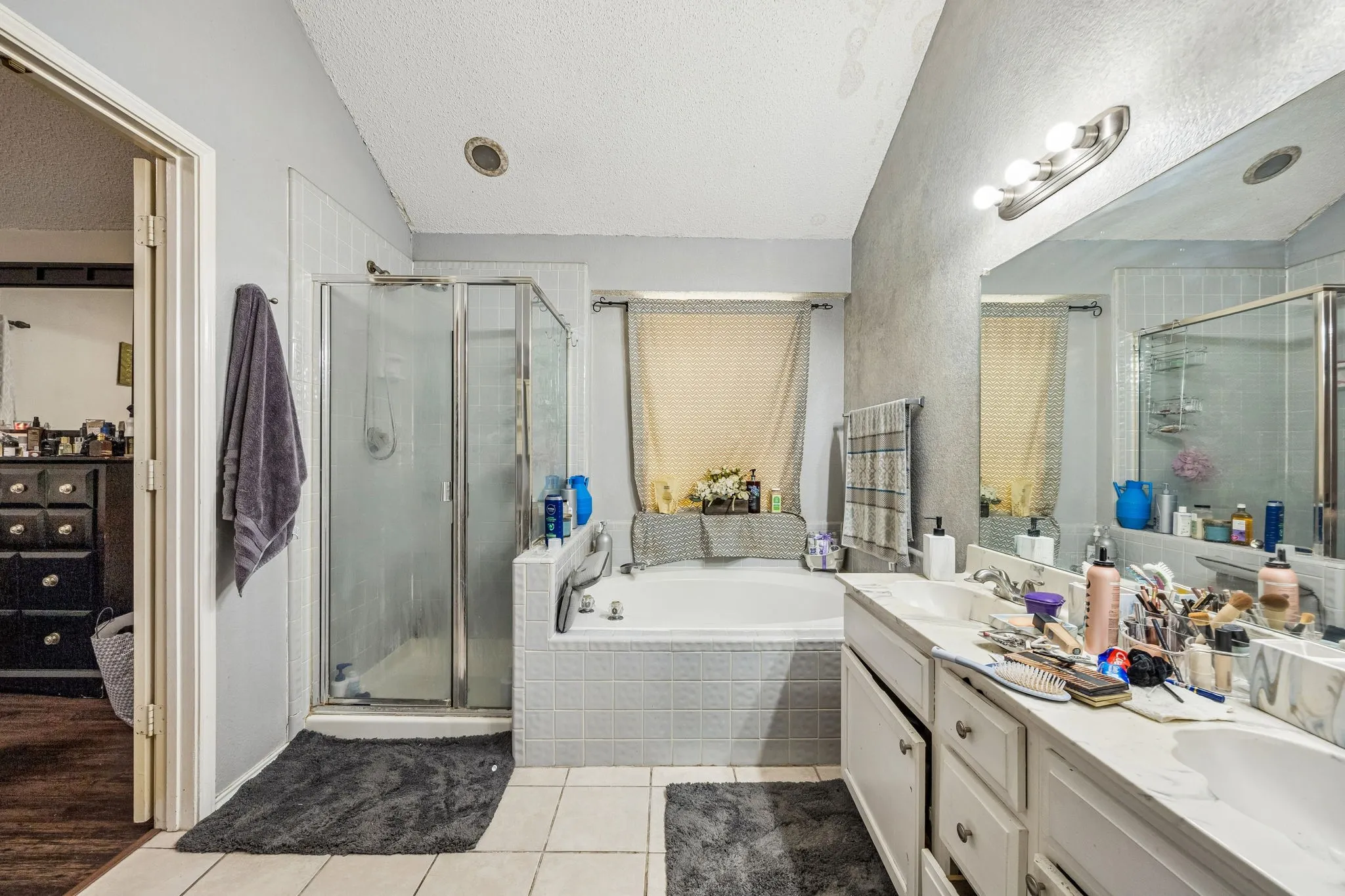 Single Family Residence For Sale in Denton County , 7100 Longo Drive, The Colony, Texas 75056, 3 Bedroom, 2 Bathroom, 2 Garage spaces, 1,667 Sqft, built in 1990, mls#21358525, Real Estate Agent in The Colony, Homes For Sale in Denton county, Homes For Sale in The Colony, Realtor in The Colony Texas, Real Estate Brokerage Independent Realty Texas, Luminita Cordes Realtor