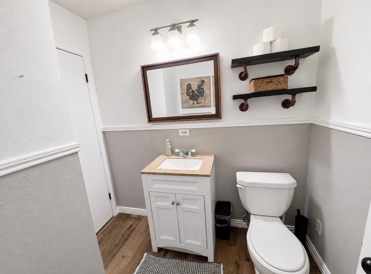Single Family Residence For Sale in Tarrant County , 1109 Benbrook Terrace, Benbrook, Texas 76126, 3 Bedroom, 2 Bathroom, 1 Garage spaces, 1,155 Sqft, built in 1961, mls#21359160, Real Estate Agent in Benbrook, Homes For Sale in Tarrant county, Homes For Sale in Benbrook, Realtor in Benbrook Texas, Real Estate Brokerage Independent Realty Texas, Luminita Cordes Realtor
