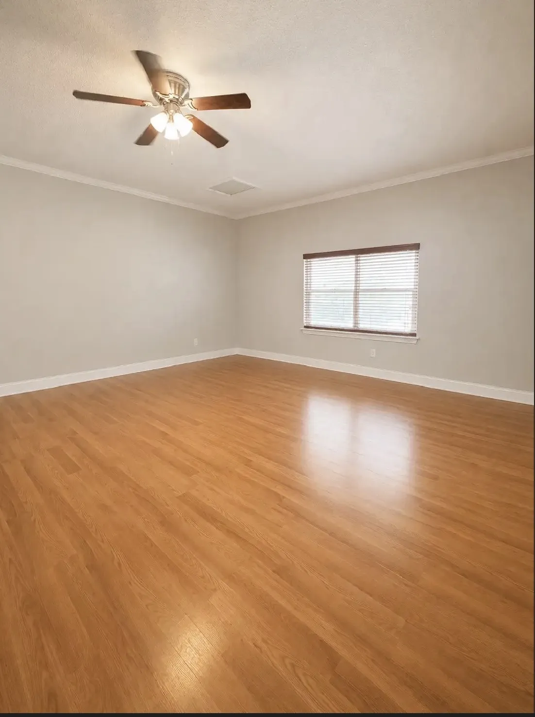 Single Family Residence For Rent in Dallas County , 2401 Autumndale Drive, Mesquite, Texas 75150, 3 Bedroom, 3 Bathroom, Garage spaces, 2,837 Sqft, built in 1988, mls#21359524, Real Estate Agent in Mesquite, Homes For Rent in Dallas county, Homes For Rent in Mesquite, Realtor in Mesquite Texas, Real Estate Brokerage Independent Realty Texas, Luminita Cordes Realtor