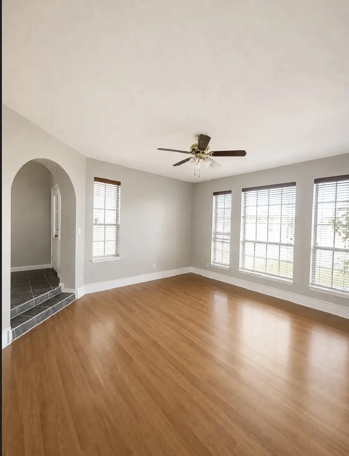 Single Family Residence For Rent in Dallas County , 2401 Autumndale Drive, Mesquite, Texas 75150, 3 Bedroom, 3 Bathroom, Garage spaces, 2,837 Sqft, built in 1988, mls#21359524, Real Estate Agent in Mesquite, Homes For Rent in Dallas county, Homes For Rent in Mesquite, Realtor in Mesquite Texas, Real Estate Brokerage Independent Realty Texas, Luminita Cordes Realtor