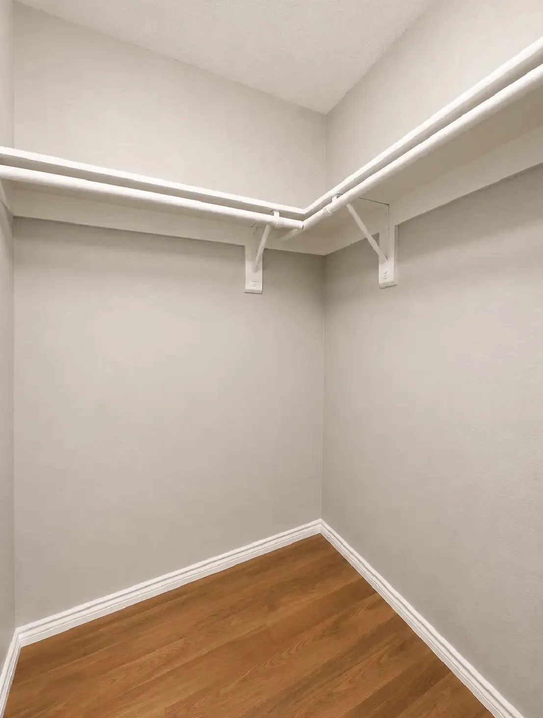 Single Family Residence For Rent in Dallas County , 2401 Autumndale Drive, Mesquite, Texas 75150, 3 Bedroom, 3 Bathroom, Garage spaces, 2,837 Sqft, built in 1988, mls#21359524, Real Estate Agent in Mesquite, Homes For Rent in Dallas county, Homes For Rent in Mesquite, Realtor in Mesquite Texas, Real Estate Brokerage Independent Realty Texas, Luminita Cordes Realtor