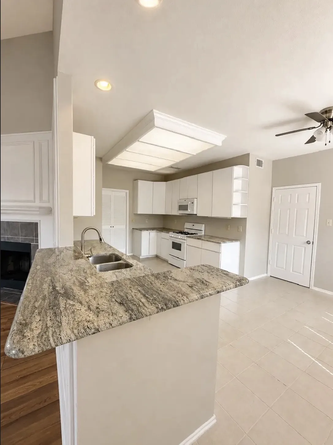 Single Family Residence For Rent in Dallas County , 2401 Autumndale Drive, Mesquite, Texas 75150, 3 Bedroom, 3 Bathroom, Garage spaces, 2,837 Sqft, built in 1988, mls#21359524, Real Estate Agent in Mesquite, Homes For Rent in Dallas county, Homes For Rent in Mesquite, Realtor in Mesquite Texas, Real Estate Brokerage Independent Realty Texas, Luminita Cordes Realtor
