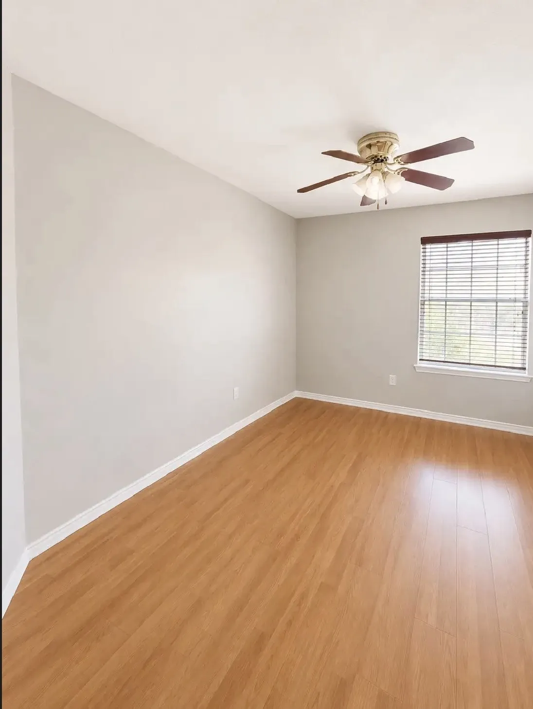 Single Family Residence For Rent in Dallas County , 2401 Autumndale Drive, Mesquite, Texas 75150, 3 Bedroom, 3 Bathroom, Garage spaces, 2,837 Sqft, built in 1988, mls#21359524, Real Estate Agent in Mesquite, Homes For Rent in Dallas county, Homes For Rent in Mesquite, Realtor in Mesquite Texas, Real Estate Brokerage Independent Realty Texas, Luminita Cordes Realtor
