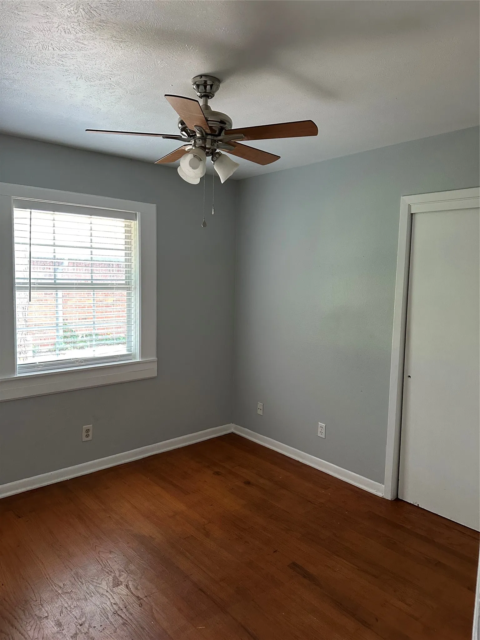 Single Family Residence For Sale in Kaufman County , 922 Downing Street, Forney, Texas 75126, 3 Bedroom, 2 Bathroom, 2 Garage spaces, 1,432 Sqft, built in 1975, mls#21335174, Real Estate Agent in Forney, Homes For Sale in Kaufman county, Homes For Sale in Forney, Realtor in Forney Texas, Real Estate Brokerage Independent Realty Texas, Luminita Cordes Realtor