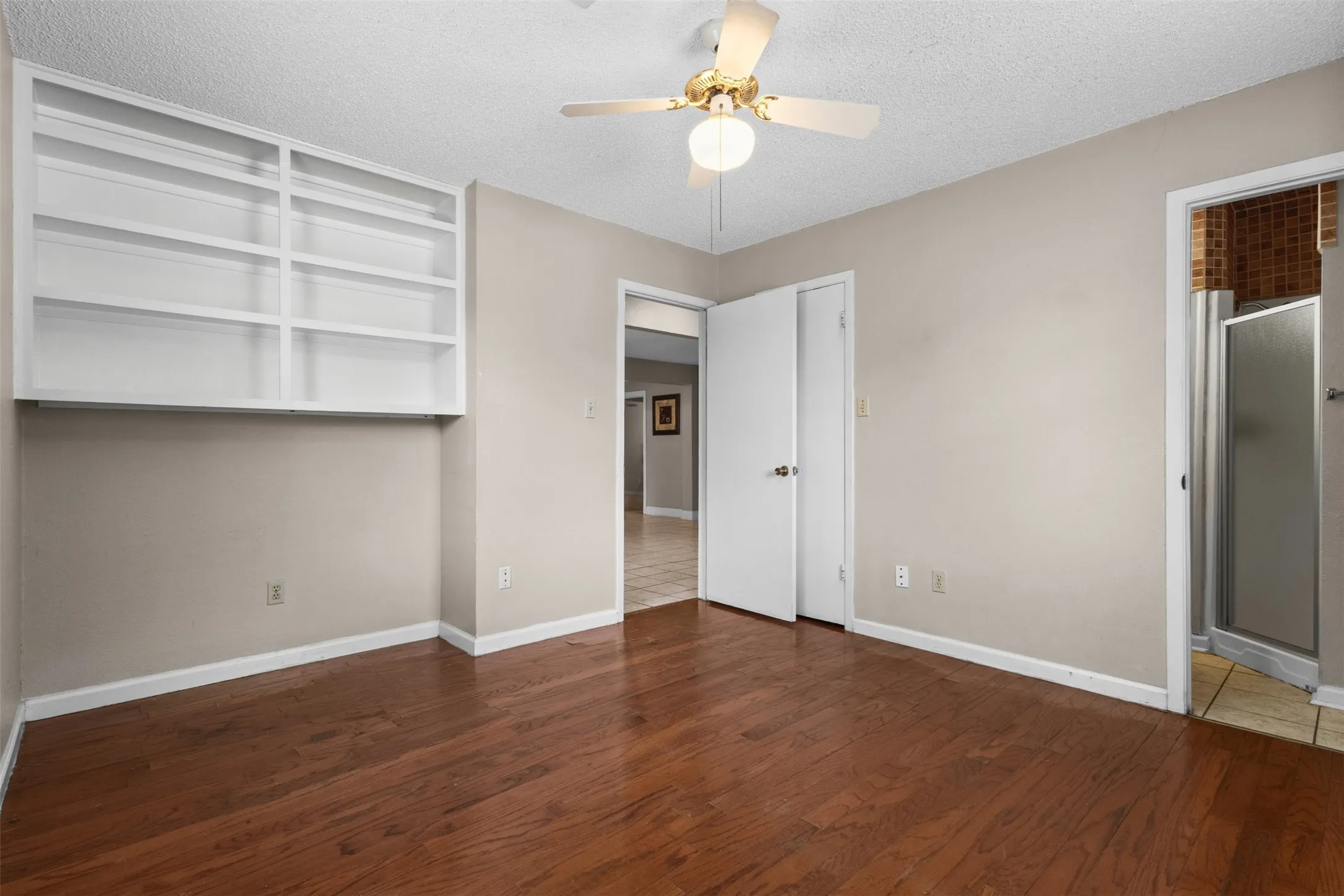 Single Family Residence For Rent in Tarrant County , 207 Washington Avenue, Saginaw, Texas 76179, 4 Bedroom, 2 Bathroom, 1 Garage spaces, 1,400 Sqft, built in 1986, mls#21359503, Real Estate Agent in Saginaw, Homes For Rent in Tarrant county, Homes For Rent in Saginaw, Realtor in Saginaw Texas, Real Estate Brokerage Independent Realty Texas, Luminita Cordes Realtor
