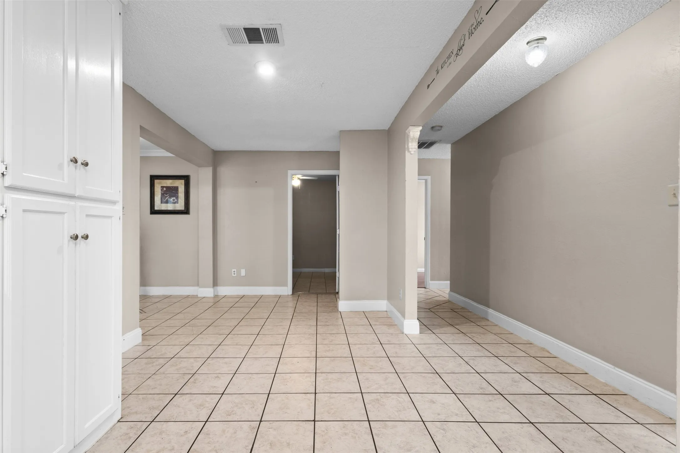 Single Family Residence For Rent in Tarrant County , 207 Washington Avenue, Saginaw, Texas 76179, 4 Bedroom, 2 Bathroom, 1 Garage spaces, 1,400 Sqft, built in 1986, mls#21359503, Real Estate Agent in Saginaw, Homes For Rent in Tarrant county, Homes For Rent in Saginaw, Realtor in Saginaw Texas, Real Estate Brokerage Independent Realty Texas, Luminita Cordes Realtor