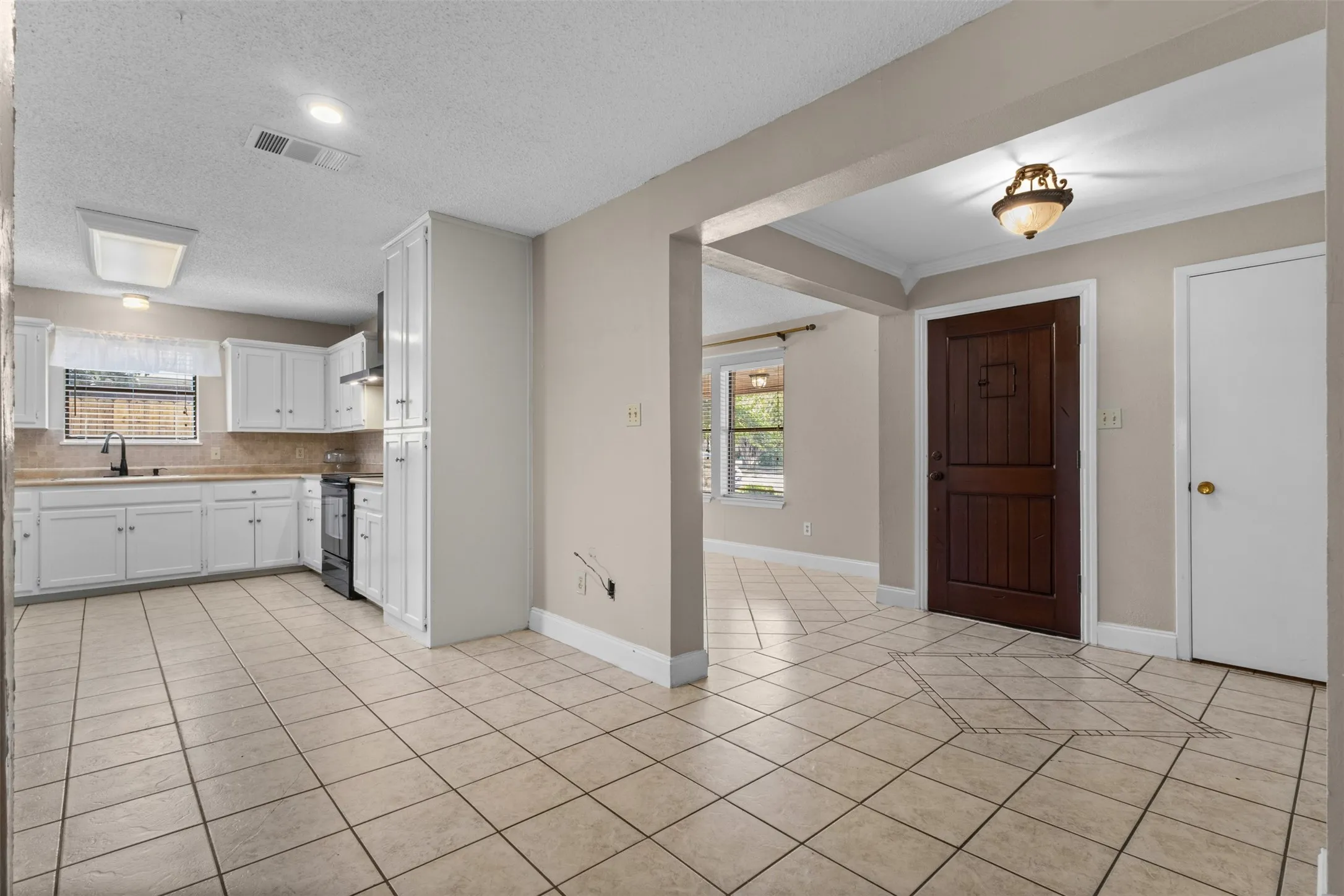 Single Family Residence For Rent in Tarrant County , 207 Washington Avenue, Saginaw, Texas 76179, 4 Bedroom, 2 Bathroom, 1 Garage spaces, 1,400 Sqft, built in 1986, mls#21359503, Real Estate Agent in Saginaw, Homes For Rent in Tarrant county, Homes For Rent in Saginaw, Realtor in Saginaw Texas, Real Estate Brokerage Independent Realty Texas, Luminita Cordes Realtor