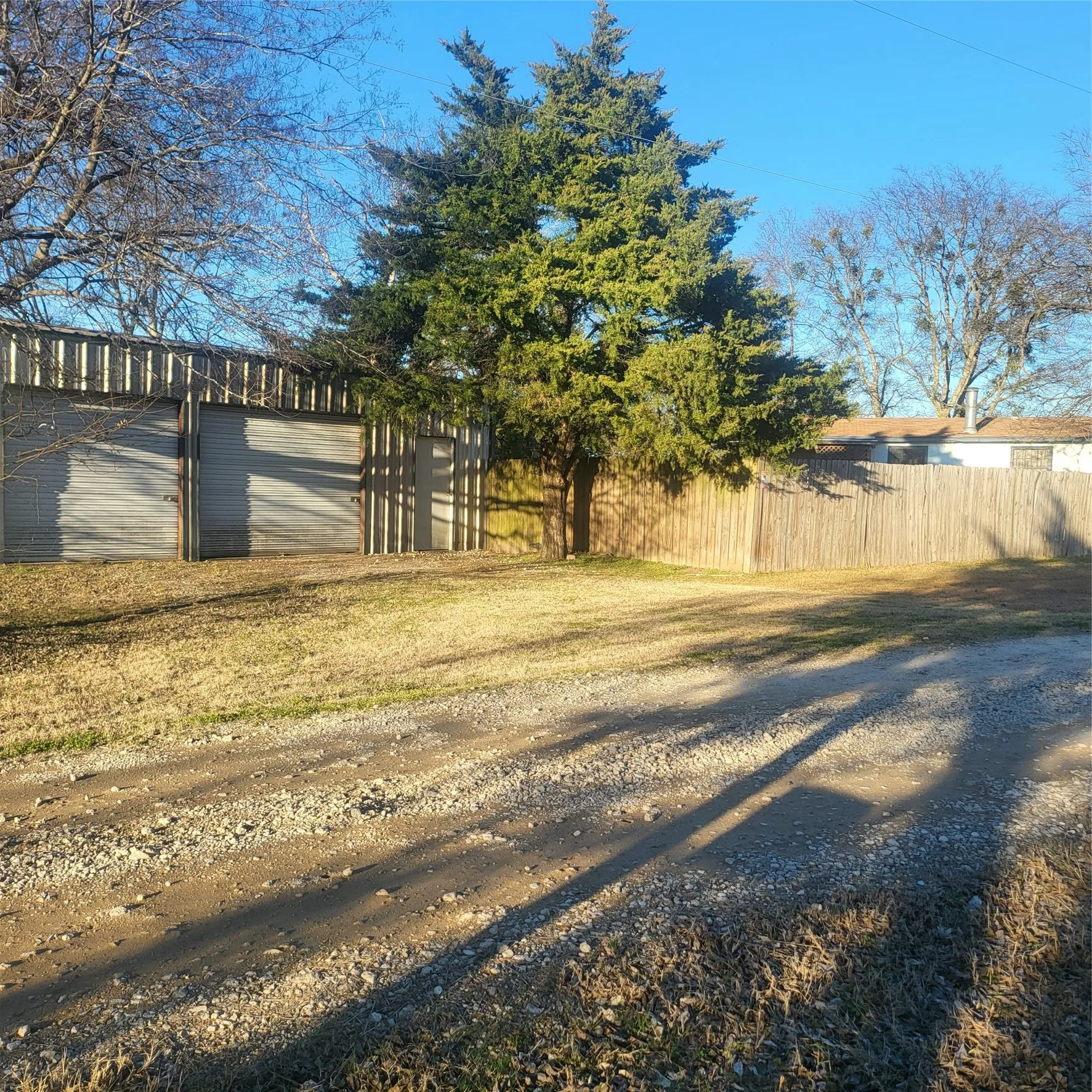 Mobile Home For Sale in Rains County , 548 E US Highway 69, Point, Texas 75472, 3 Bedroom, 2 Bathroom, Garage spaces, 1,200 Sqft, built in 2001, Price $190,000, mls#21359528, Real Estate Agent in Point, Homes For Sale in Rains county, Homes For Sale in Point, Realtor in Point Texas, Real Estate Brokerage Independent Realty Texas, Luminita Cordes Realtor