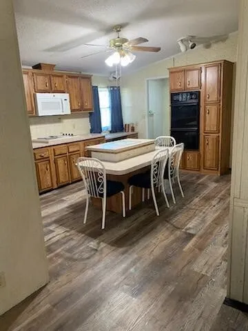 Mobile Home For Sale in Rains County , 548 E US Highway 69, Point, Texas 75472, 3 Bedroom, 2 Bathroom, Garage spaces, 1,200 Sqft, built in 2001, Price $190,000, mls#21359528, Real Estate Agent in Point, Homes For Sale in Rains county, Homes For Sale in Point, Realtor in Point Texas, Real Estate Brokerage Independent Realty Texas, Luminita Cordes Realtor