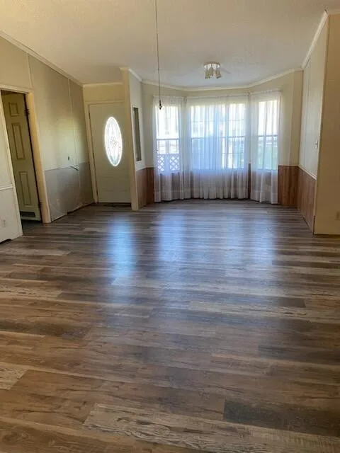Mobile Home For Sale in Rains County , 548 E US Highway 69, Point, Texas 75472, 3 Bedroom, 2 Bathroom, Garage spaces, 1,200 Sqft, built in 2001, Price $190,000, mls#21359528, Real Estate Agent in Point, Homes For Sale in Rains county, Homes For Sale in Point, Realtor in Point Texas, Real Estate Brokerage Independent Realty Texas, Luminita Cordes Realtor