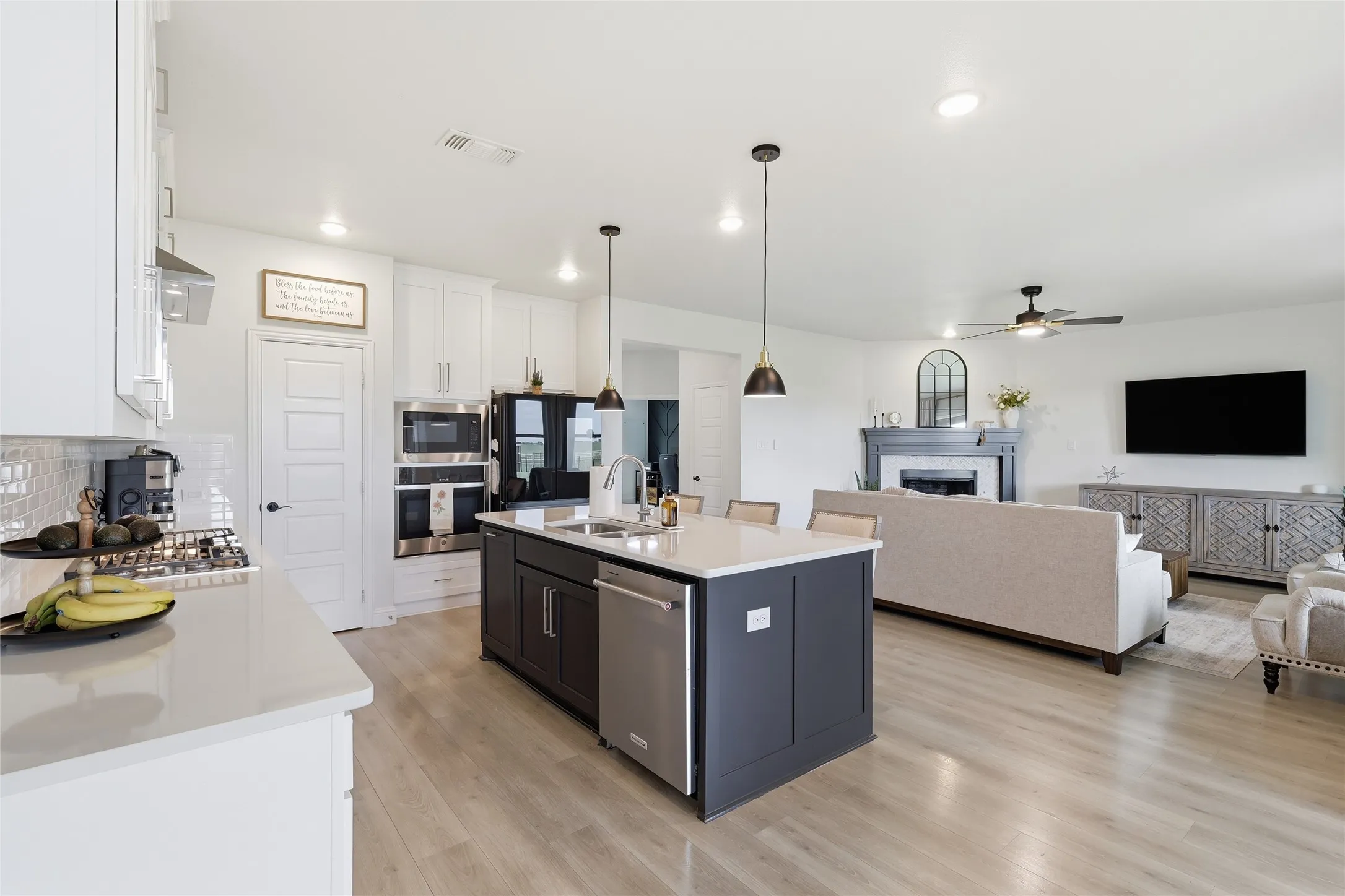 Single Family Residence For Rent in Grayson County , 1422 Shaker Hills Road, Gunter, Texas 75058, 4 Bedroom, 3 Bathroom, 2 Garage spaces, 3,154 Sqft, built in 2021, mls#21358384, Real Estate Agent in Gunter, Homes For Rent in Grayson county, Homes For Rent in Gunter, Realtor in Gunter Texas, Real Estate Brokerage Independent Realty Texas, Luminita Cordes Realtor
