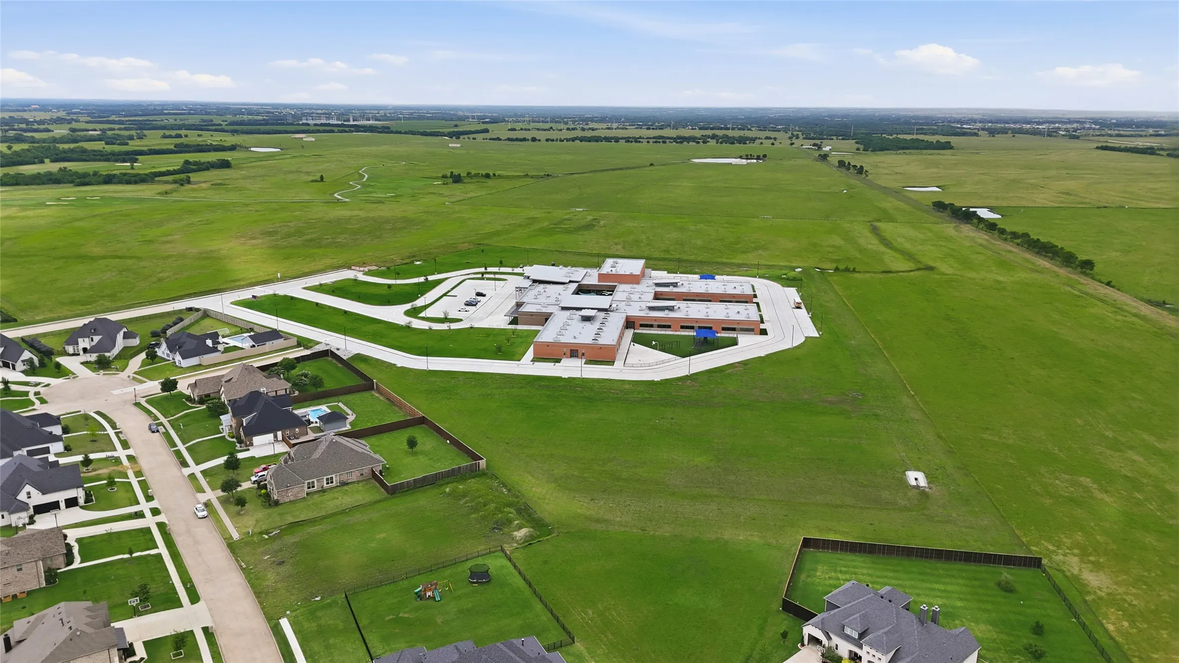 Single Family Residence For Rent in Grayson County , 1422 Shaker Hills Road, Gunter, Texas 75058, 4 Bedroom, 3 Bathroom, 2 Garage spaces, 3,154 Sqft, built in 2021, mls#21358384, Real Estate Agent in Gunter, Homes For Rent in Grayson county, Homes For Rent in Gunter, Realtor in Gunter Texas, Real Estate Brokerage Independent Realty Texas, Luminita Cordes Realtor