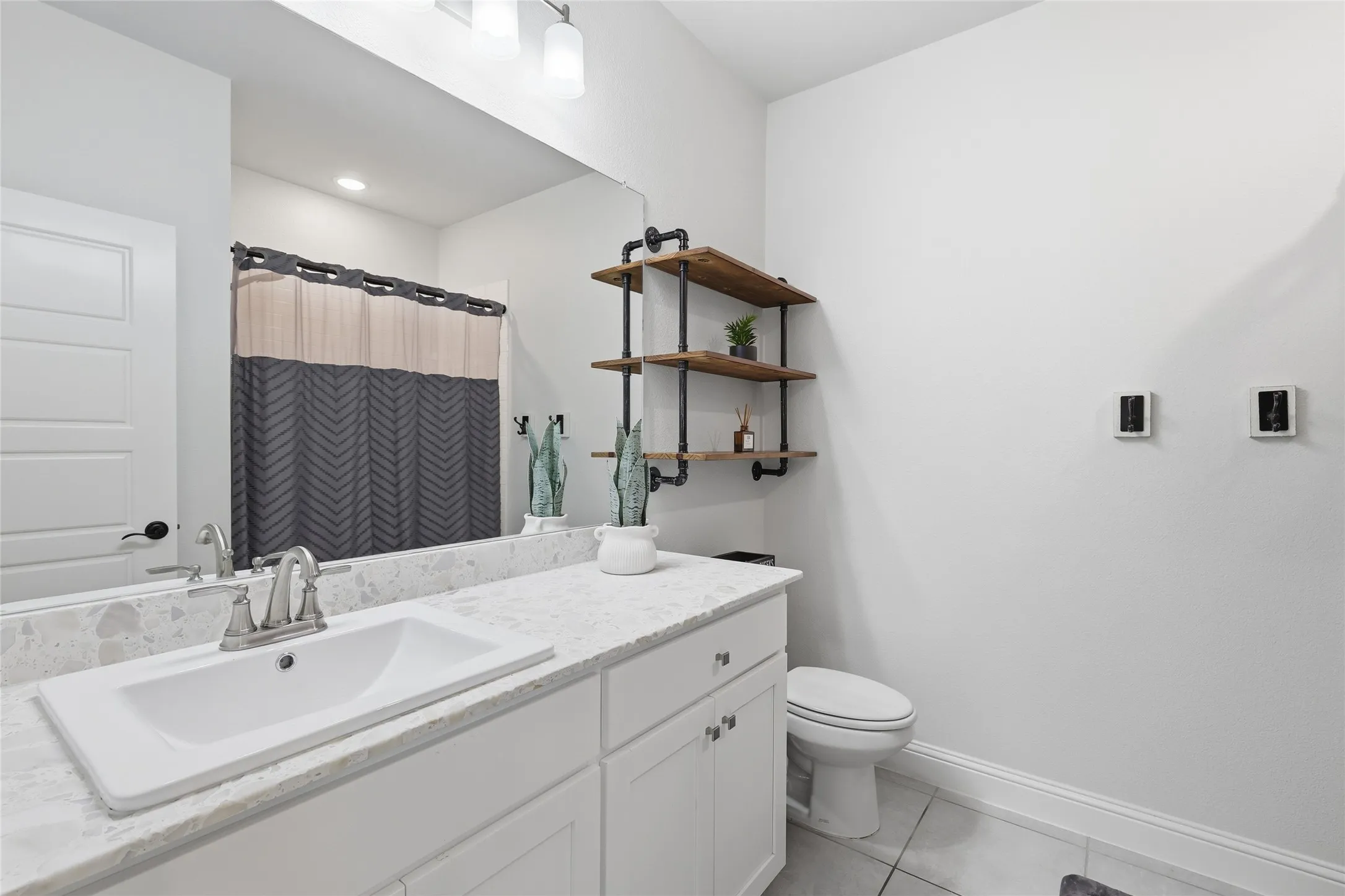 Single Family Residence For Rent in Grayson County , 1422 Shaker Hills Road, Gunter, Texas 75058, 4 Bedroom, 3 Bathroom, 2 Garage spaces, 3,154 Sqft, built in 2021, mls#21358384, Real Estate Agent in Gunter, Homes For Rent in Grayson county, Homes For Rent in Gunter, Realtor in Gunter Texas, Real Estate Brokerage Independent Realty Texas, Luminita Cordes Realtor