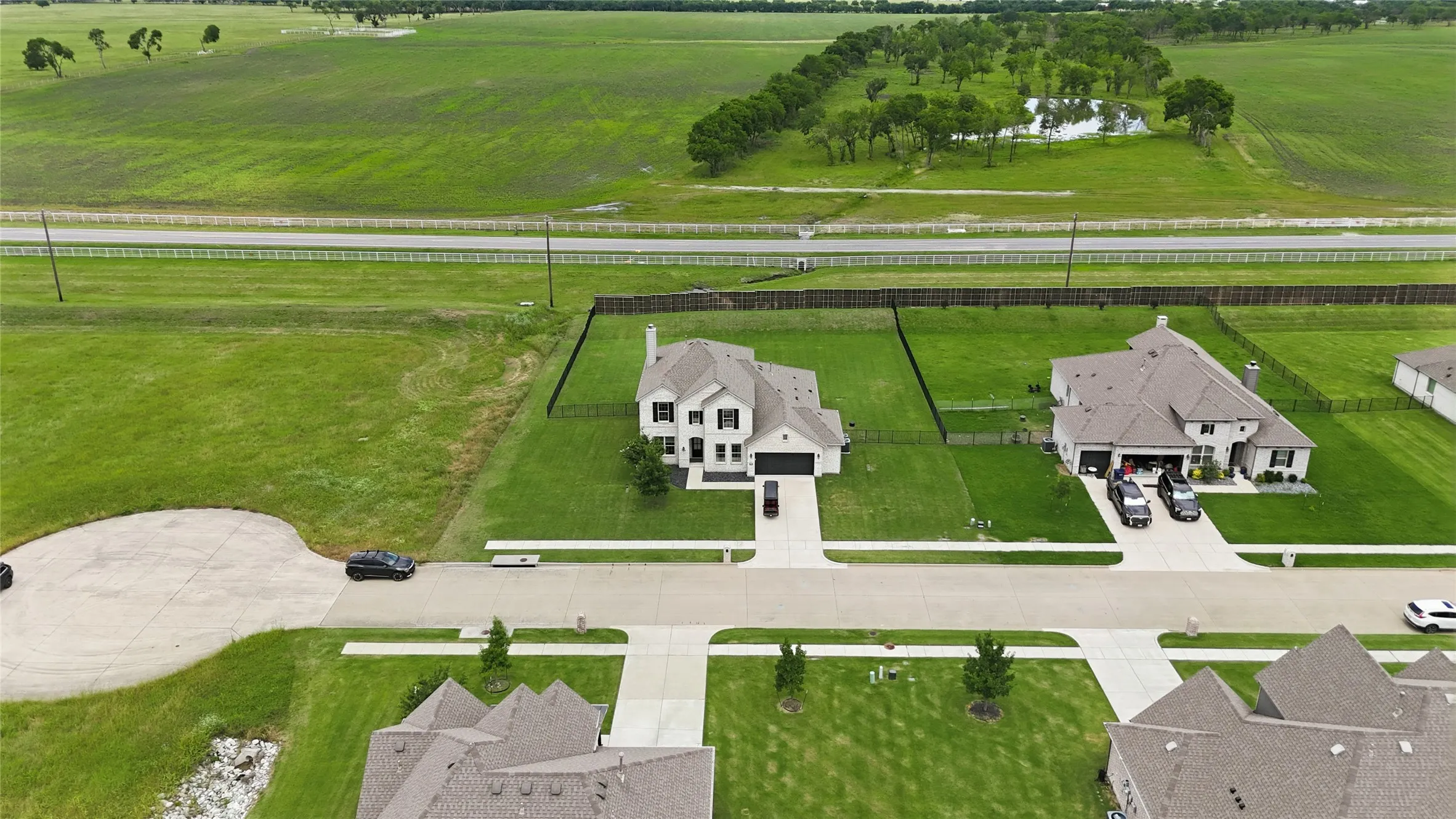 Single Family Residence For Rent in Grayson County , 1422 Shaker Hills Road, Gunter, Texas 75058, 4 Bedroom, 3 Bathroom, 2 Garage spaces, 3,154 Sqft, built in 2021, mls#21358384, Real Estate Agent in Gunter, Homes For Rent in Grayson county, Homes For Rent in Gunter, Realtor in Gunter Texas, Real Estate Brokerage Independent Realty Texas, Luminita Cordes Realtor
