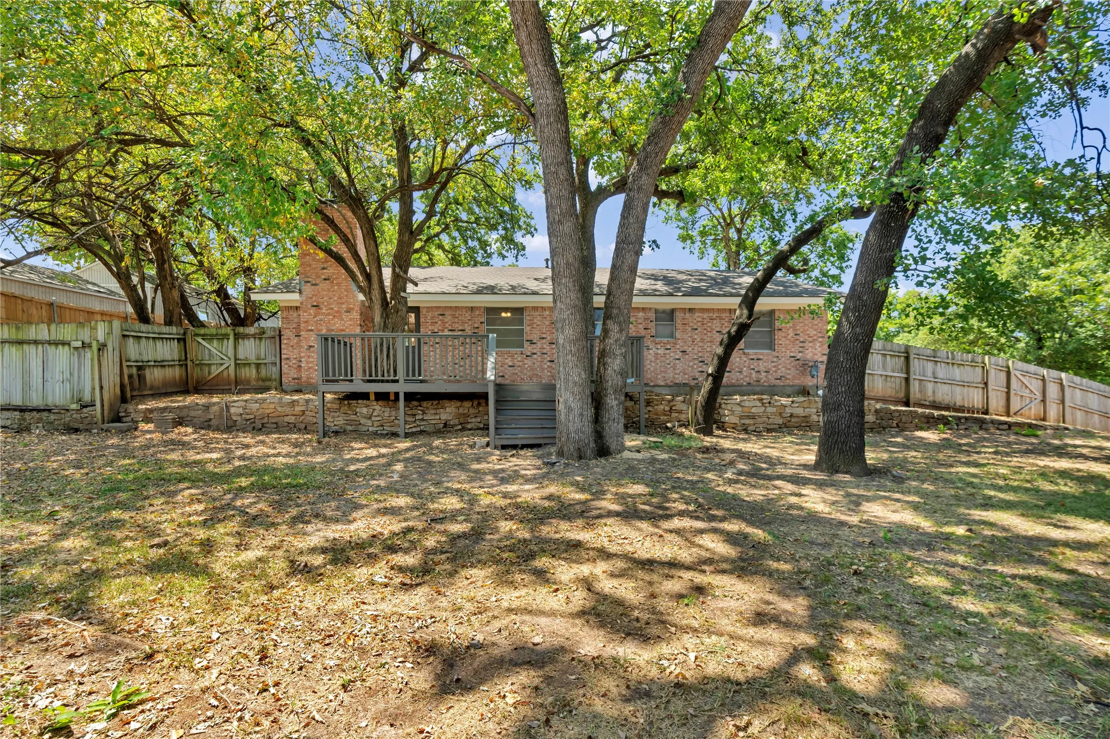 Single Family Residence For Sale in Parker County , 601 State Street, Weatherford, Texas 76086, 4 Bedroom, 2 Bathroom, 2 Garage spaces, 1,593 Sqft, built in 1968, mls#21356490, Real Estate Agent in Weatherford, Homes For Sale in Parker county, Homes For Sale in Weatherford, Realtor in Weatherford Texas, Real Estate Brokerage Independent Realty Texas, Luminita Cordes Realtor