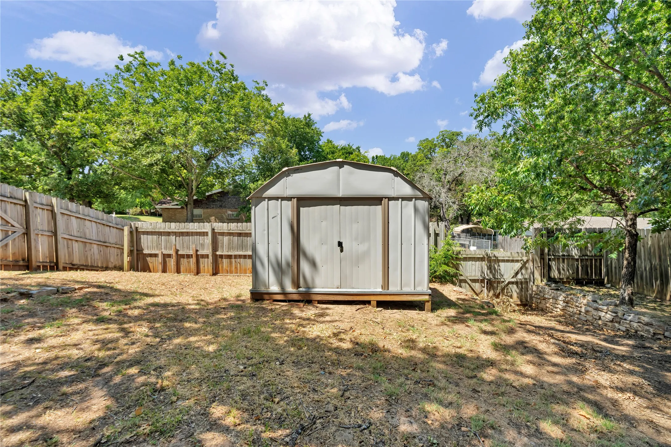 Single Family Residence For Sale in Parker County , 601 State Street, Weatherford, Texas 76086, 4 Bedroom, 2 Bathroom, 2 Garage spaces, 1,593 Sqft, built in 1968, mls#21356490, Real Estate Agent in Weatherford, Homes For Sale in Parker county, Homes For Sale in Weatherford, Realtor in Weatherford Texas, Real Estate Brokerage Independent Realty Texas, Luminita Cordes Realtor