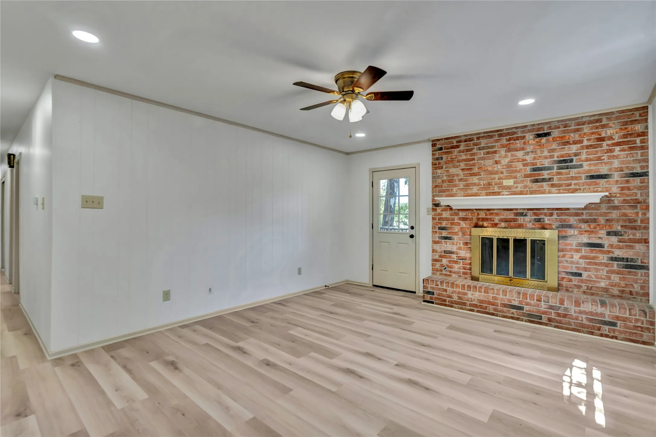 Single Family Residence For Sale in Parker County , 601 State Street, Weatherford, Texas 76086, 4 Bedroom, 2 Bathroom, 2 Garage spaces, 1,593 Sqft, built in 1968, mls#21356490, Real Estate Agent in Weatherford, Homes For Sale in Parker county, Homes For Sale in Weatherford, Realtor in Weatherford Texas, Real Estate Brokerage Independent Realty Texas, Luminita Cordes Realtor