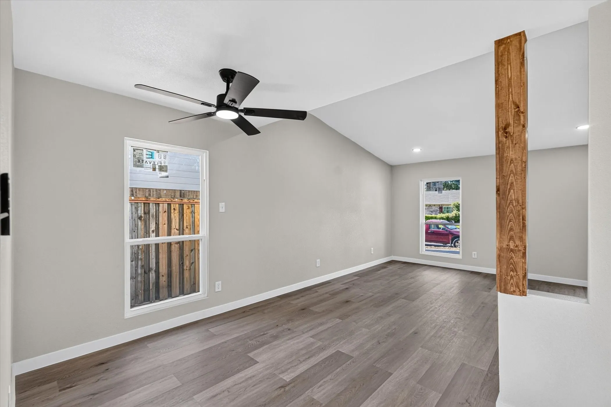 Single Family Residence For Sale in Dallas County , 3045 Villa Sur Trail, Dallas, Texas 75228, 3 Bedroom, 2 Bathroom, 2 Garage spaces, 1,674 Sqft, built in 1980, mls#21359443, Real Estate Agent in Dallas, Homes For Sale in Dallas county, Homes For Sale in Dallas, Realtor in Dallas Texas, Real Estate Brokerage Independent Realty Texas, Luminita Cordes Realtor