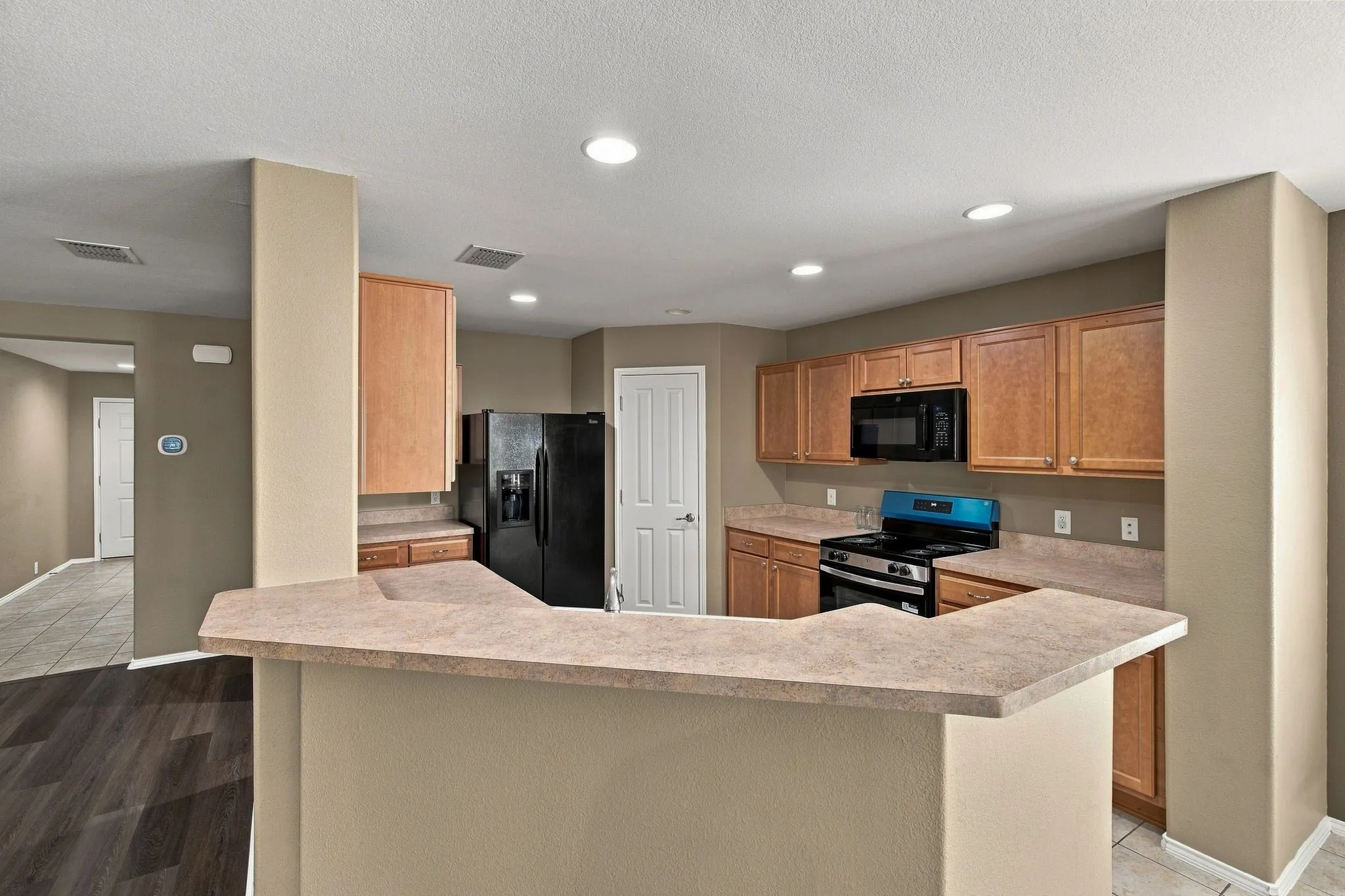 Single Family Residence For Rent in Tarrant County , 4521 Sheldon Trail, Fort Worth, Texas 76244, 3 Bedroom, 2 Bathroom, 2 Garage spaces, 1,840 Sqft, built in 2009, mls#21359538, Real Estate Agent in Fort Worth, Homes For Rent in Tarrant county, Homes For Rent in Fort Worth, Realtor in Fort Worth Texas, Real Estate Brokerage Independent Realty Texas, Luminita Cordes Realtor