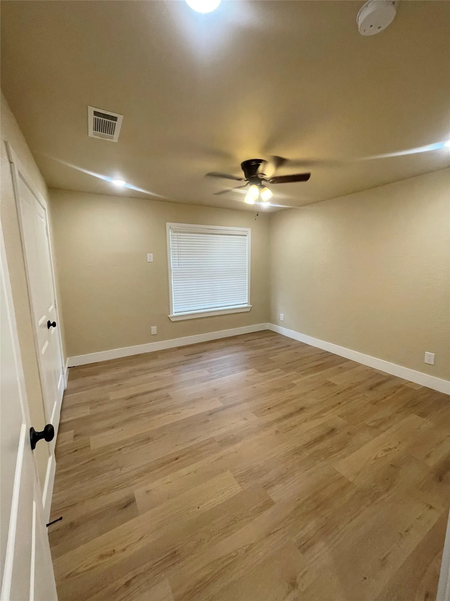 Duplex For Rent in Collin County , 515 Maple Street, Farmersville, Texas 75442, 2 Bedroom, 1 Bathroom, Garage spaces, 1,000 Sqft, built in 1970, mls#21359555, Real Estate Agent in Farmersville, Homes For Rent in Collin county, Homes For Rent in Farmersville, Realtor in Farmersville Texas, Real Estate Brokerage Independent Realty Texas, Luminita Cordes Realtor