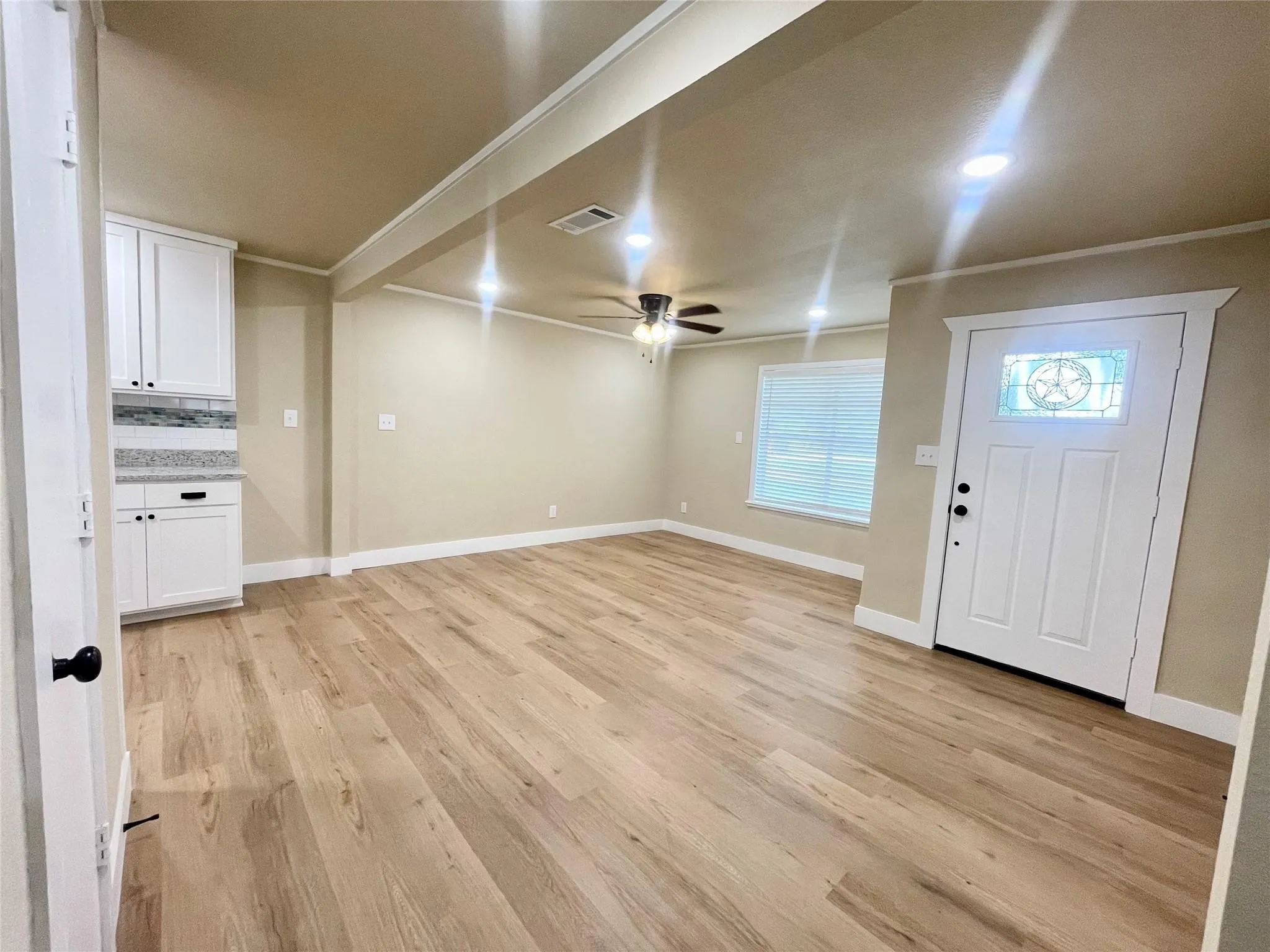 Duplex For Rent in Collin County , 515 Maple Street, Farmersville, Texas 75442, 2 Bedroom, 1 Bathroom, Garage spaces, 1,000 Sqft, built in 1970, mls#21359555, Real Estate Agent in Farmersville, Homes For Rent in Collin county, Homes For Rent in Farmersville, Realtor in Farmersville Texas, Real Estate Brokerage Independent Realty Texas, Luminita Cordes Realtor
