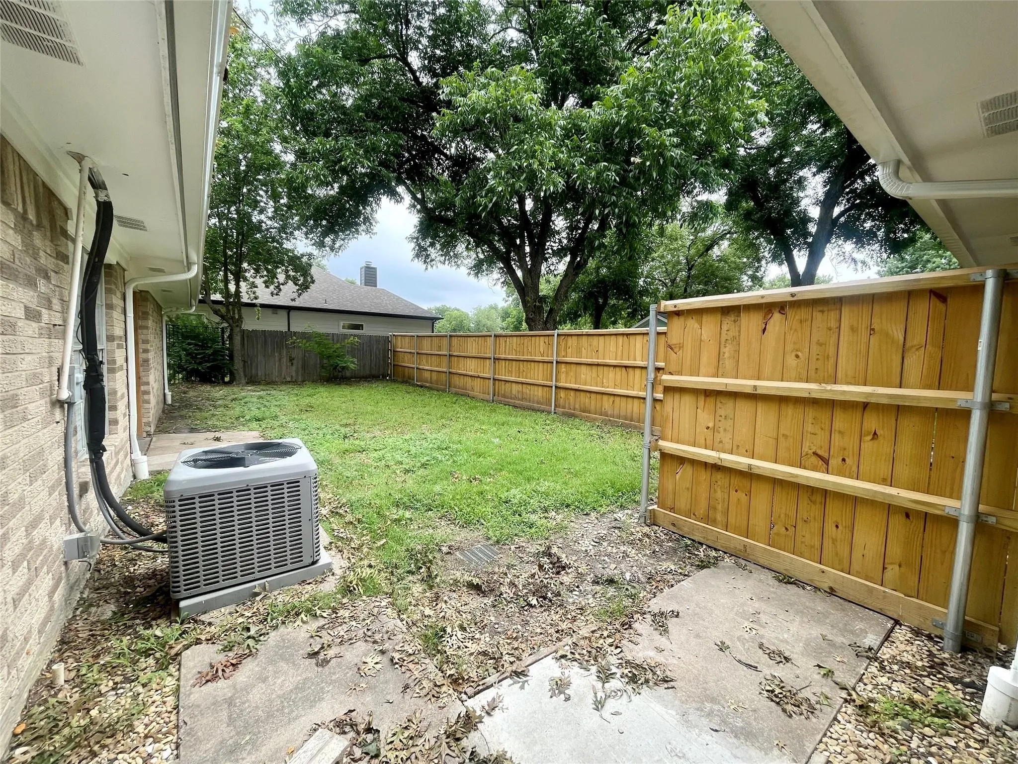 Duplex For Rent in Collin County , 515 Maple Street, Farmersville, Texas 75442, 2 Bedroom, 1 Bathroom, Garage spaces, 1,000 Sqft, built in 1970, mls#21359555, Real Estate Agent in Farmersville, Homes For Rent in Collin county, Homes For Rent in Farmersville, Realtor in Farmersville Texas, Real Estate Brokerage Independent Realty Texas, Luminita Cordes Realtor