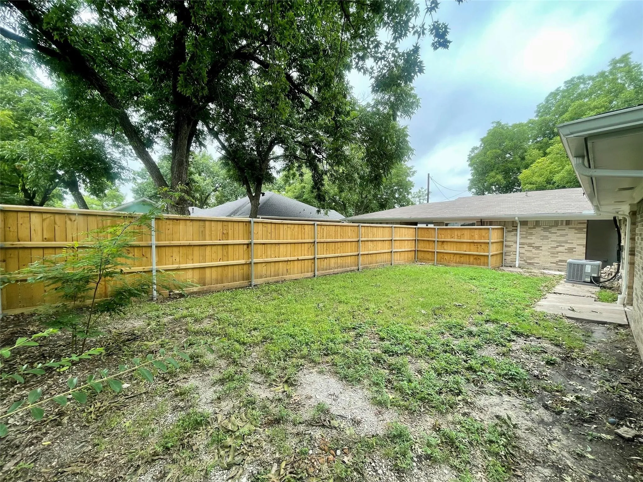 Duplex For Rent in Collin County , 515 Maple Street, Farmersville, Texas 75442, 2 Bedroom, 1 Bathroom, Garage spaces, 1,000 Sqft, built in 1970, mls#21359555, Real Estate Agent in Farmersville, Homes For Rent in Collin county, Homes For Rent in Farmersville, Realtor in Farmersville Texas, Real Estate Brokerage Independent Realty Texas, Luminita Cordes Realtor