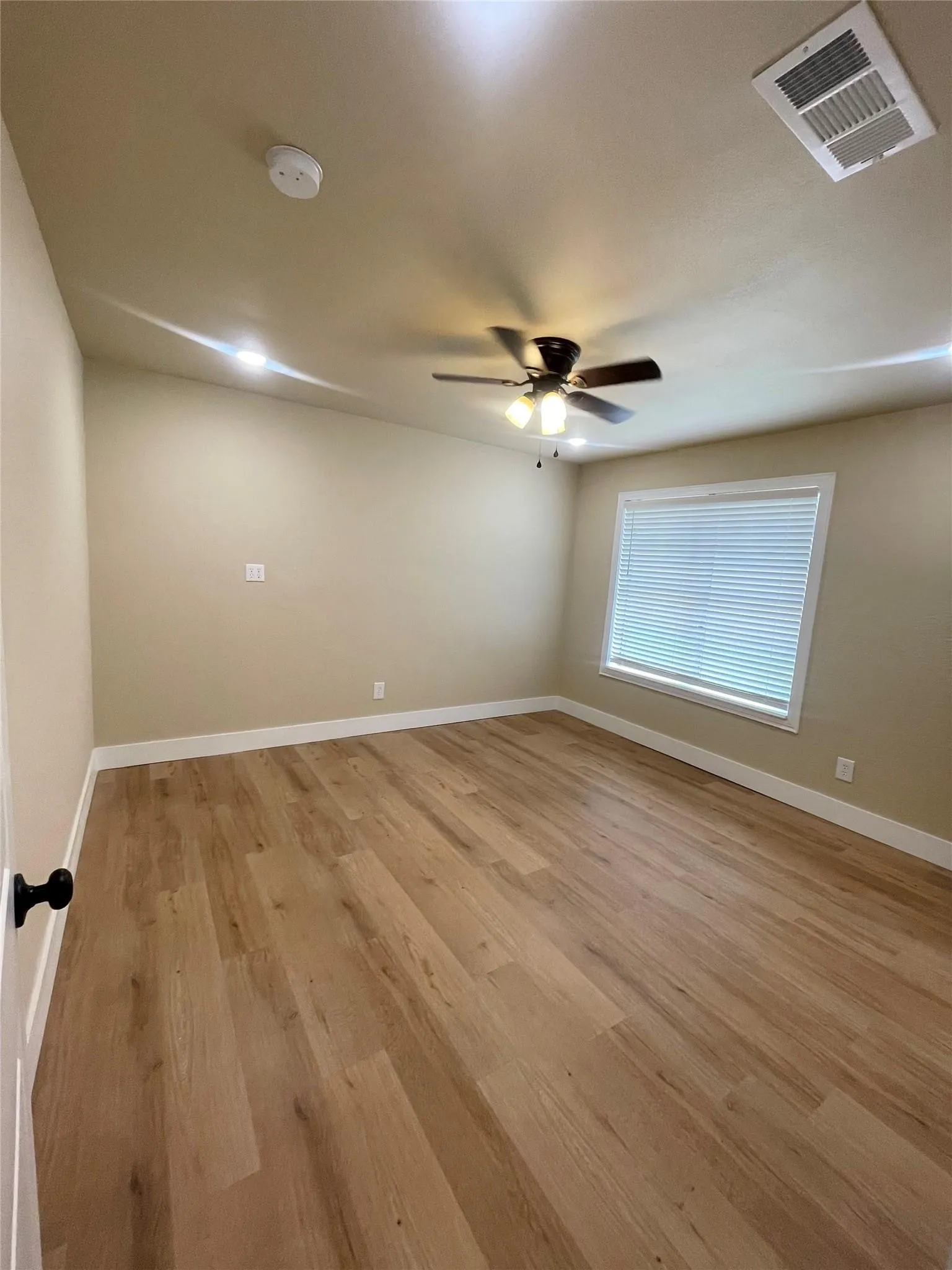 Duplex For Rent in Collin County , 515 Maple Street, Farmersville, Texas 75442, 2 Bedroom, 1 Bathroom, Garage spaces, 1,000 Sqft, built in 1970, mls#21359555, Real Estate Agent in Farmersville, Homes For Rent in Collin county, Homes For Rent in Farmersville, Realtor in Farmersville Texas, Real Estate Brokerage Independent Realty Texas, Luminita Cordes Realtor