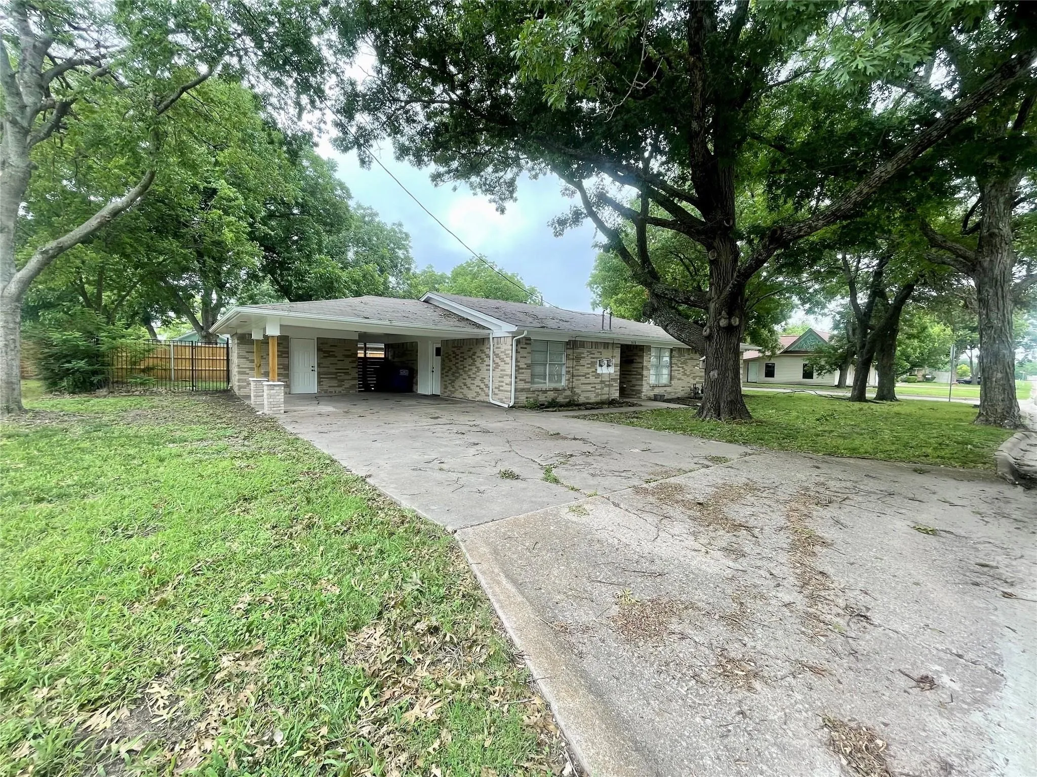 Duplex For Rent in Collin County , 515 Maple Street, Farmersville, Texas 75442, 2 Bedroom, 1 Bathroom, Garage spaces, 1,000 Sqft, built in 1970, mls#21359555, Real Estate Agent in Farmersville, Homes For Rent in Collin county, Homes For Rent in Farmersville, Realtor in Farmersville Texas, Real Estate Brokerage Independent Realty Texas, Luminita Cordes Realtor