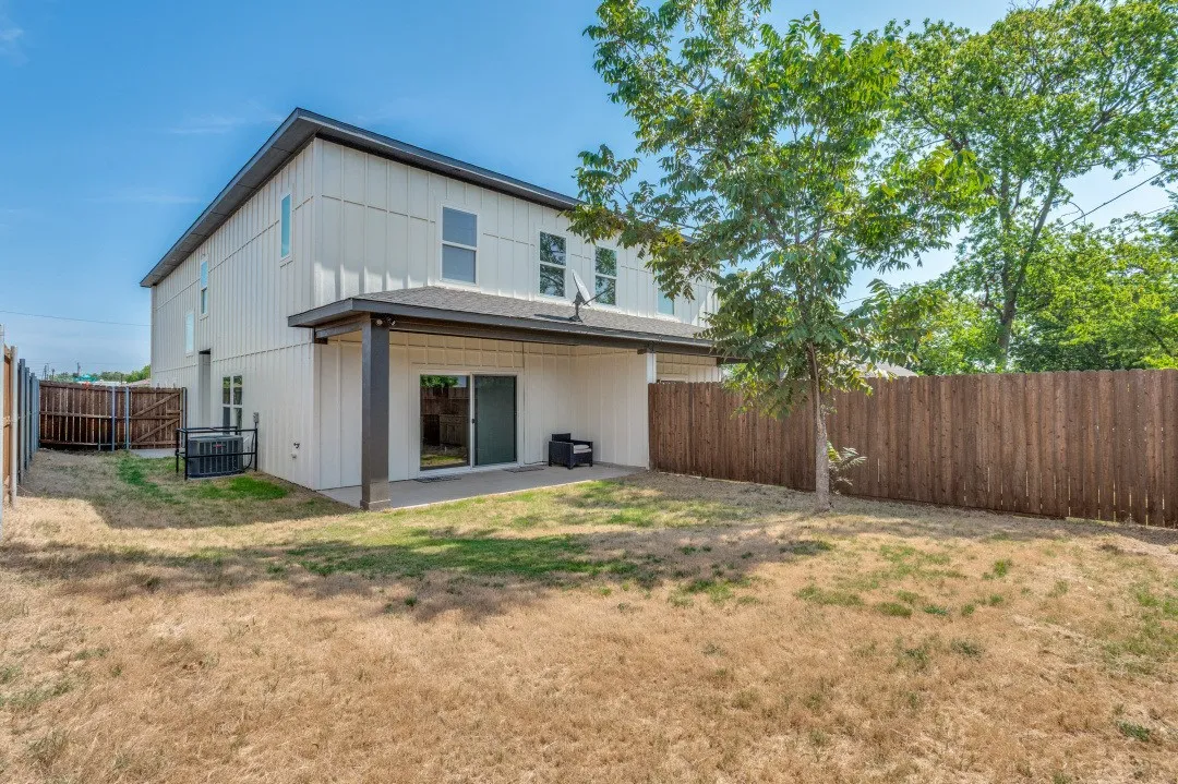 Single Family Residence For Rent in Dallas County , 3728 Mount Ranier Street, Dallas, Texas 75211, 3 Bedroom, 3 Bathroom, 2 Garage spaces, 3,894 Sqft, built in 2024, Price $2,800, mls#21359552, Real Estate Agent in Dallas, Homes For Rent in Dallas county, Homes For Rent in Dallas, Realtor in Dallas Texas, Real Estate Brokerage Independent Realty Texas, Luminita Cordes Realtor
