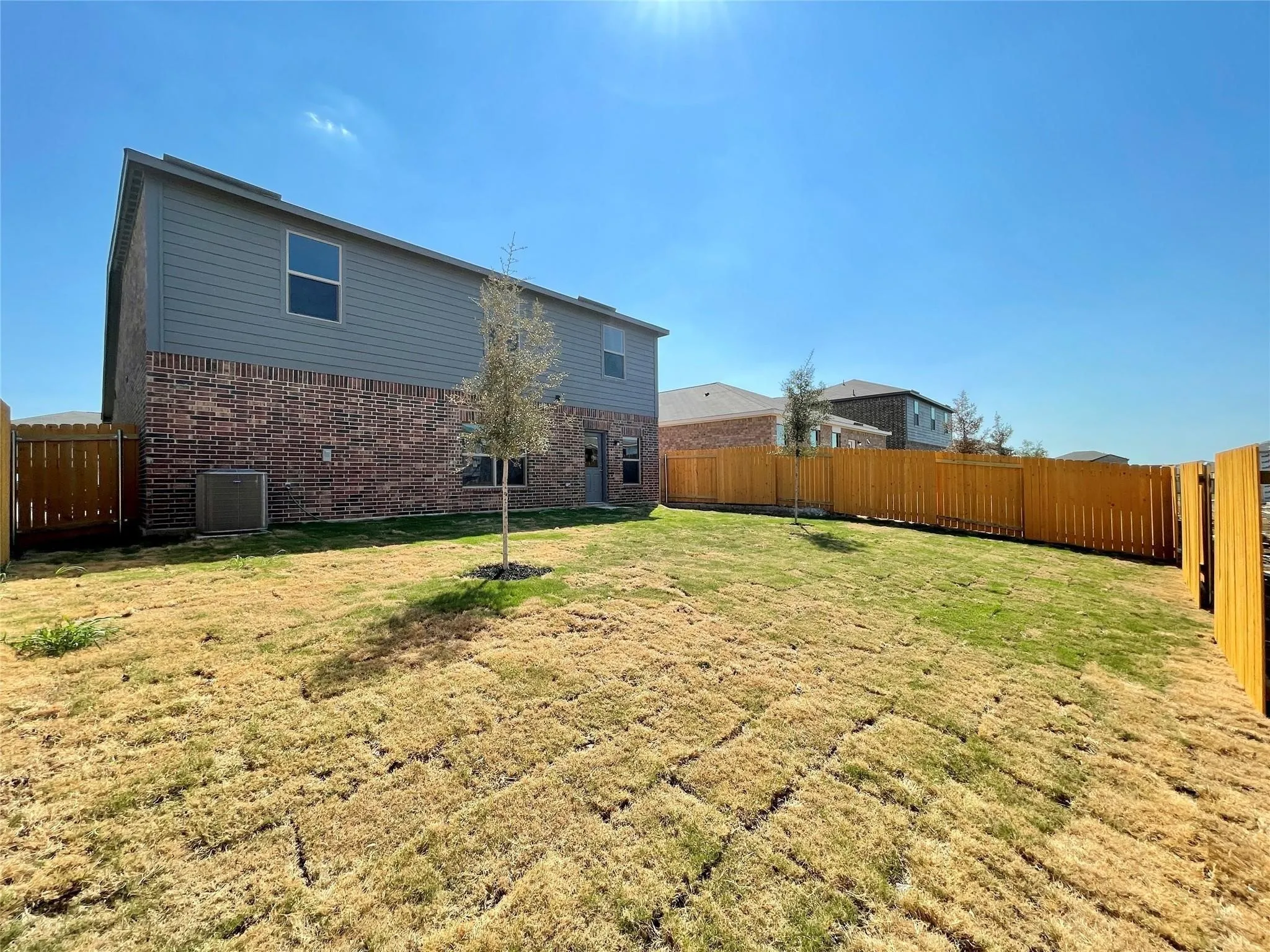 Single Family Residence For Rent in Dallas County , 623 Aqueduct Drive, Seagoville, Texas 75159, 4 Bedroom, 3 Bathroom, 2 Garage spaces, 2,209 Sqft, built in 2021, mls#21359557, Real Estate Agent in Seagoville, Homes For Rent in Dallas county, Homes For Rent in Seagoville, Realtor in Seagoville Texas, Real Estate Brokerage Independent Realty Texas, Luminita Cordes Realtor