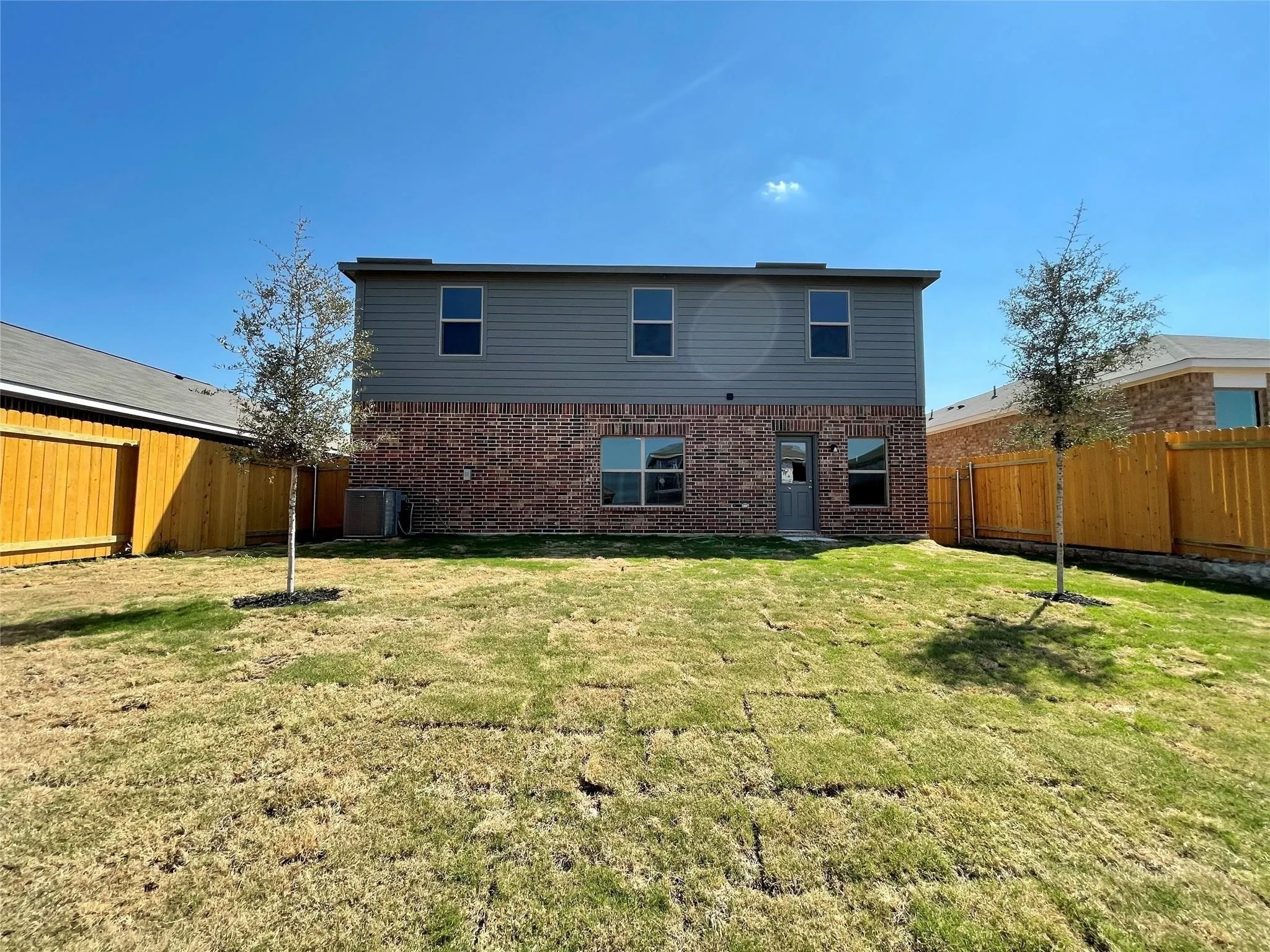 Single Family Residence For Rent in Dallas County , 623 Aqueduct Drive, Seagoville, Texas 75159, 4 Bedroom, 3 Bathroom, 2 Garage spaces, 2,209 Sqft, built in 2021, mls#21359557, Real Estate Agent in Seagoville, Homes For Rent in Dallas county, Homes For Rent in Seagoville, Realtor in Seagoville Texas, Real Estate Brokerage Independent Realty Texas, Luminita Cordes Realtor