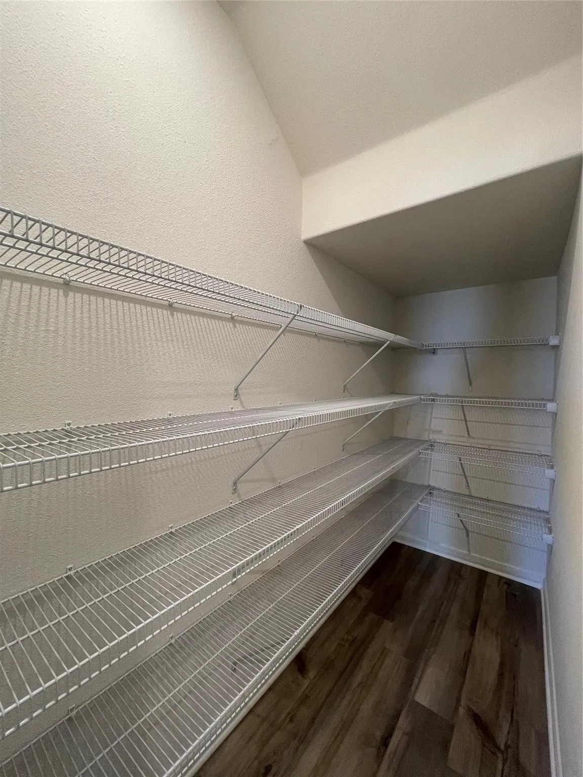 Single Family Residence For Rent in Dallas County , 623 Aqueduct Drive, Seagoville, Texas 75159, 4 Bedroom, 3 Bathroom, 2 Garage spaces, 2,209 Sqft, built in 2021, mls#21359557, Real Estate Agent in Seagoville, Homes For Rent in Dallas county, Homes For Rent in Seagoville, Realtor in Seagoville Texas, Real Estate Brokerage Independent Realty Texas, Luminita Cordes Realtor