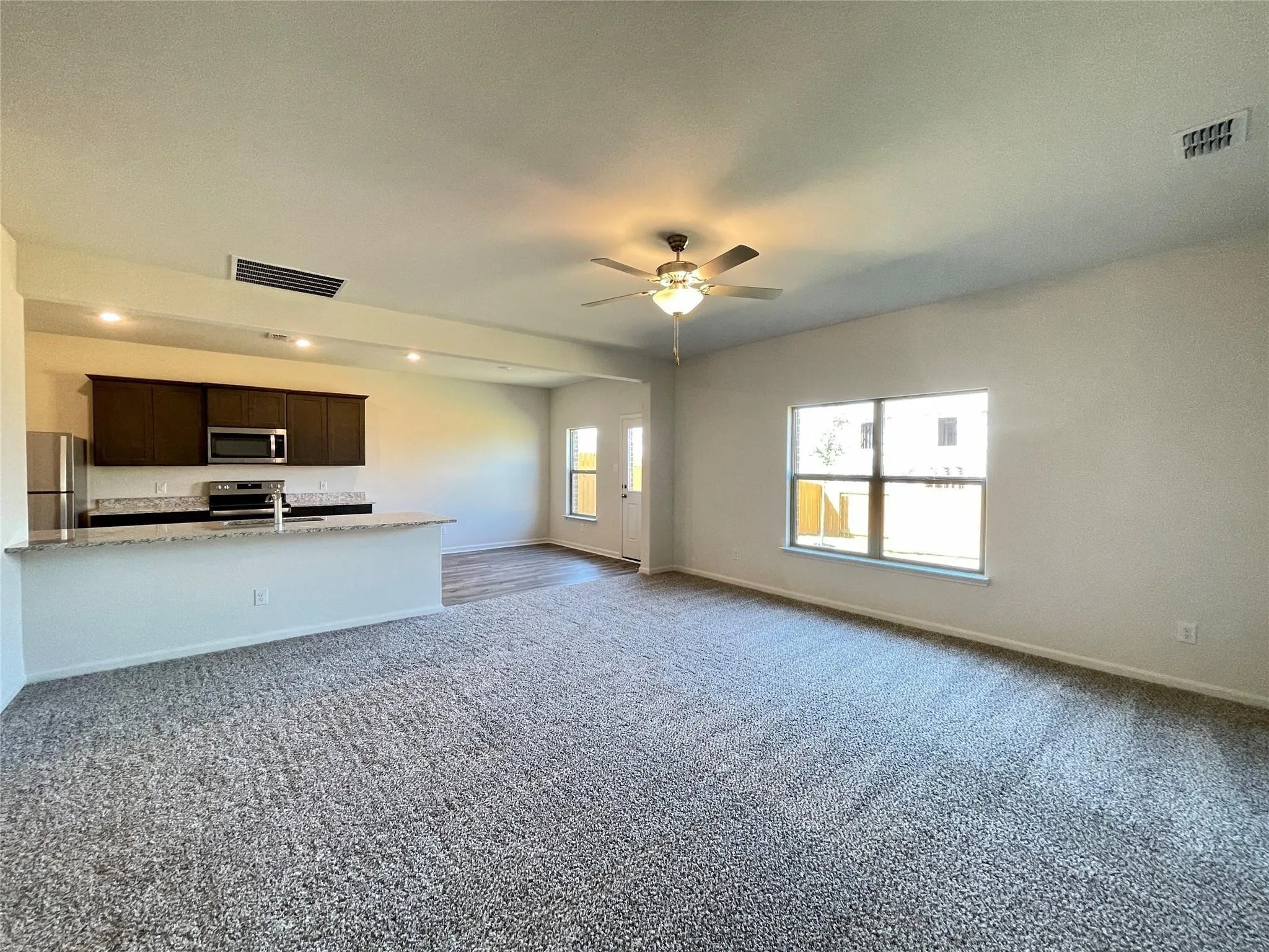 Single Family Residence For Rent in Dallas County , 623 Aqueduct Drive, Seagoville, Texas 75159, 4 Bedroom, 3 Bathroom, 2 Garage spaces, 2,209 Sqft, built in 2021, mls#21359557, Real Estate Agent in Seagoville, Homes For Rent in Dallas county, Homes For Rent in Seagoville, Realtor in Seagoville Texas, Real Estate Brokerage Independent Realty Texas, Luminita Cordes Realtor